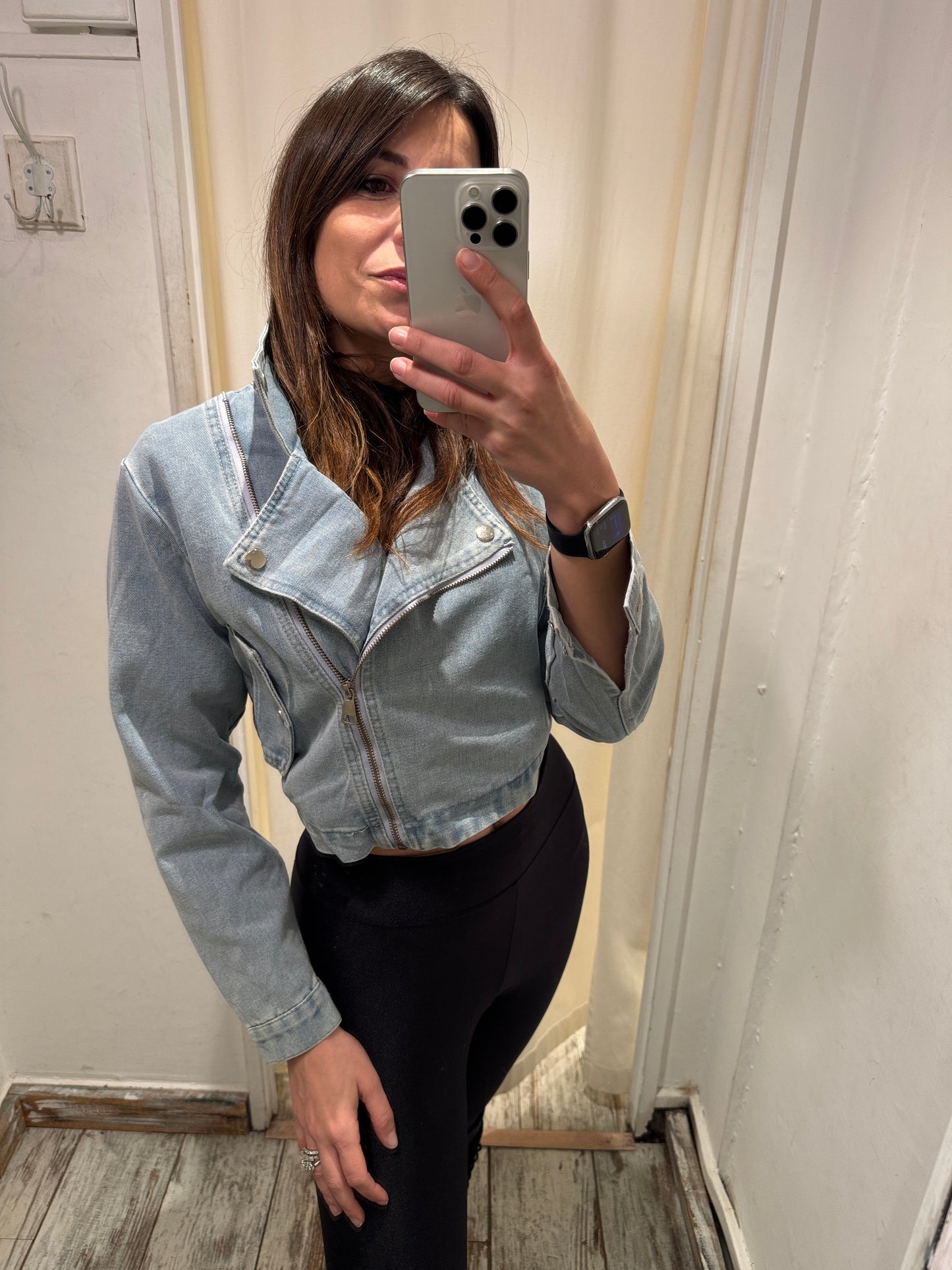 GIUBBINO CROP DENIM CON ZIP LATERALE TASCHE FINTE