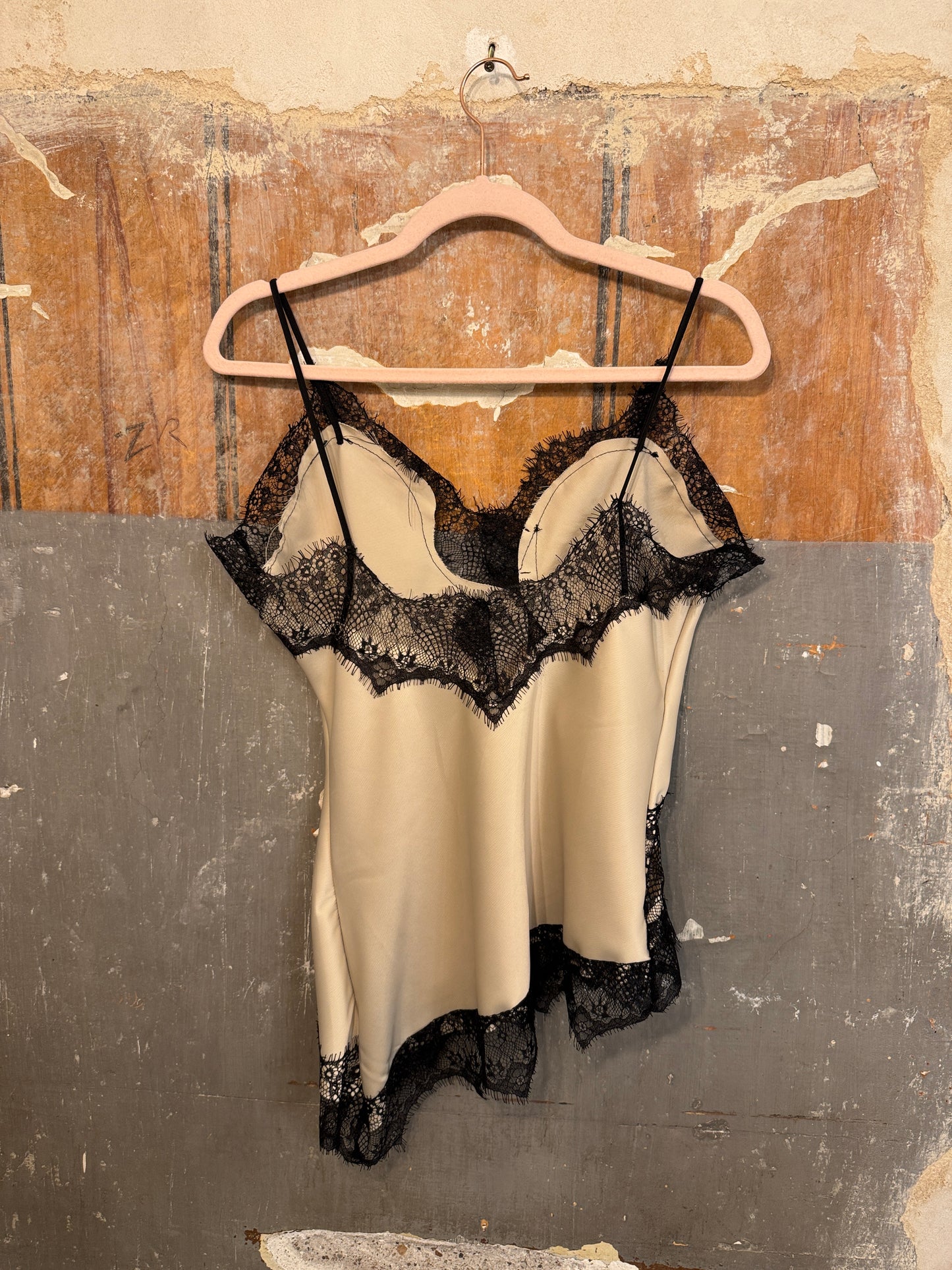 TOP SATIN CON INSERTI IN PIZZO