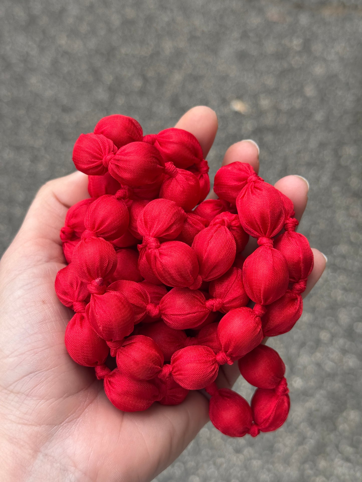COLLANA PALLINE TESSUTO