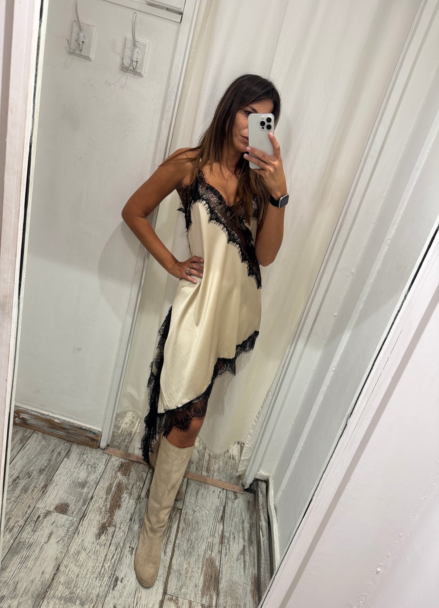 ABITO/TOP A SOTTOVESTE PANNA E NERO