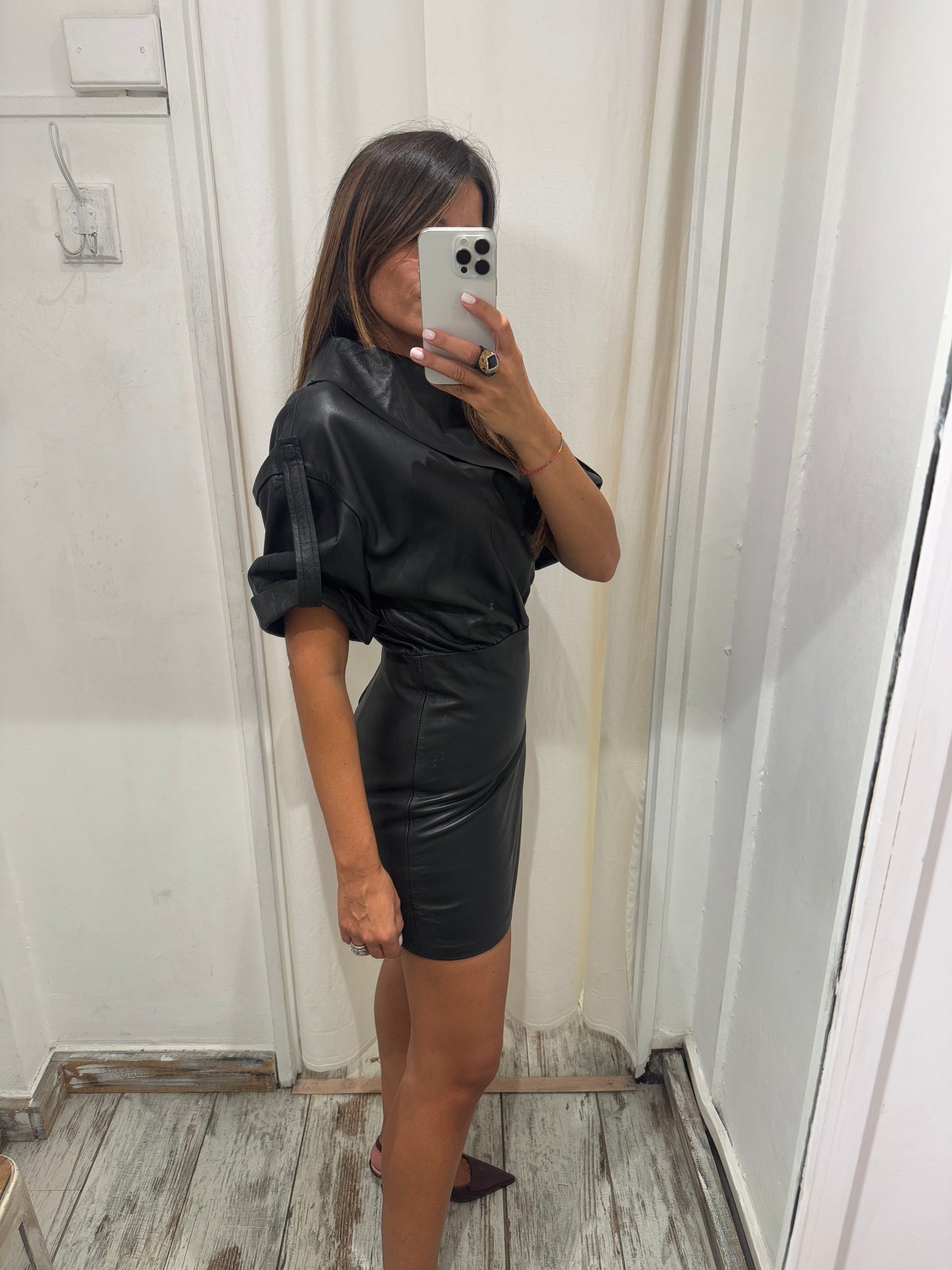 ABITO ZARA IN PELLE NERO
