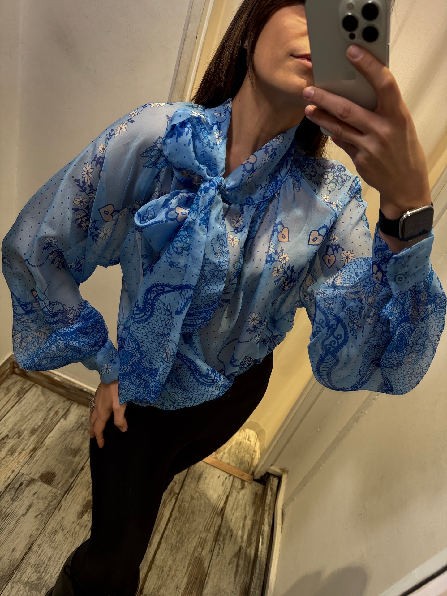 BLUSA CELESTE FANTASIA AZZURRA CON FIOCCO