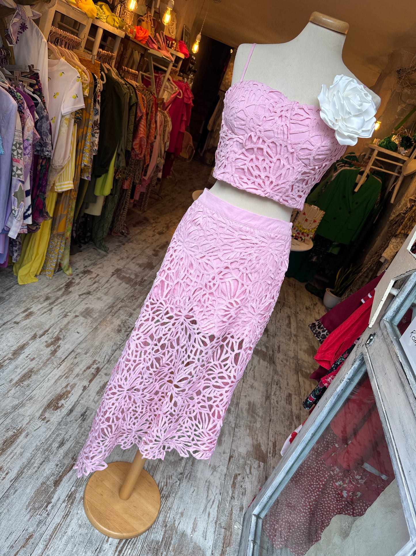 COORDINATO TOP E GONNA ROSA TRAFORATO