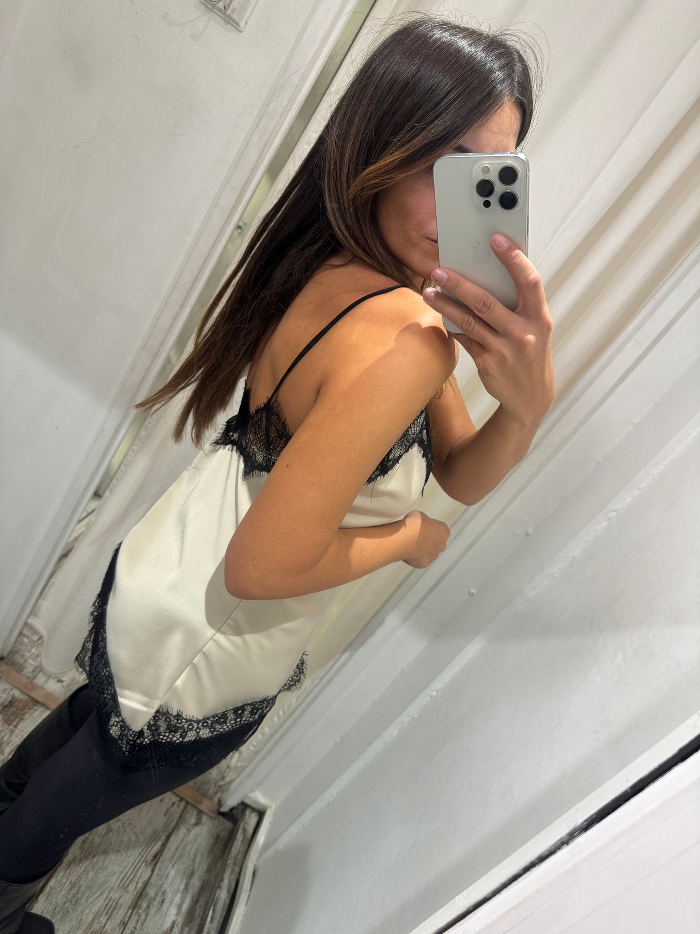 TOP SATIN CON INSERTI IN PIZZO