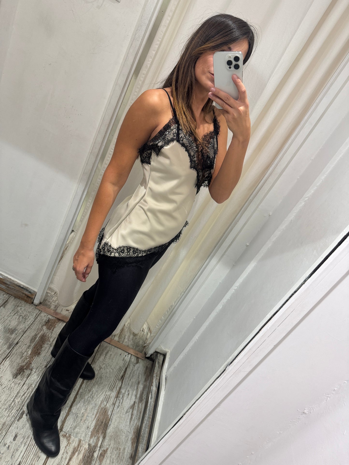 TOP SATIN CON INSERTI IN PIZZO