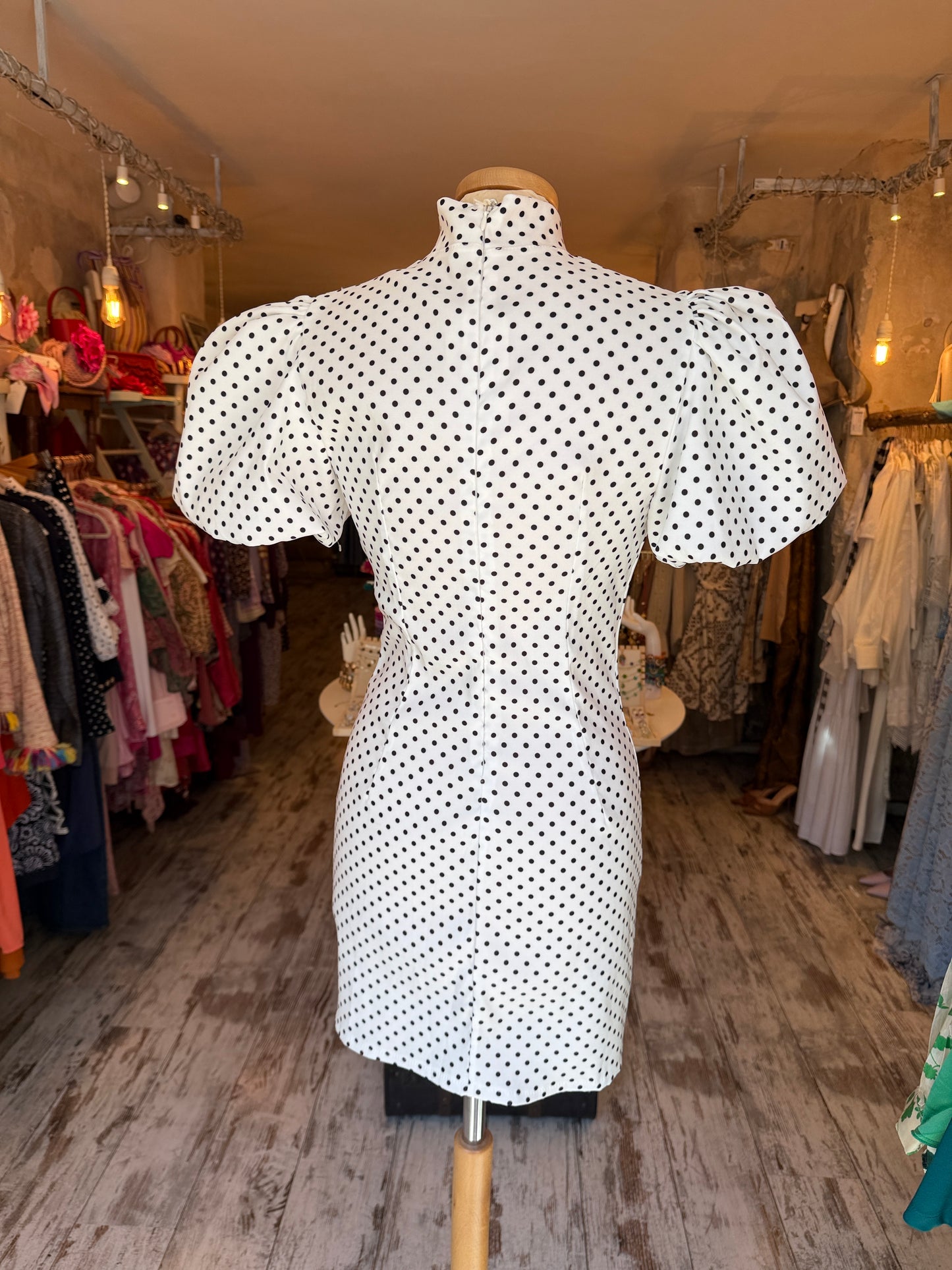 NEW COLLECTION - ABITO COREANA POIS BIANCO
