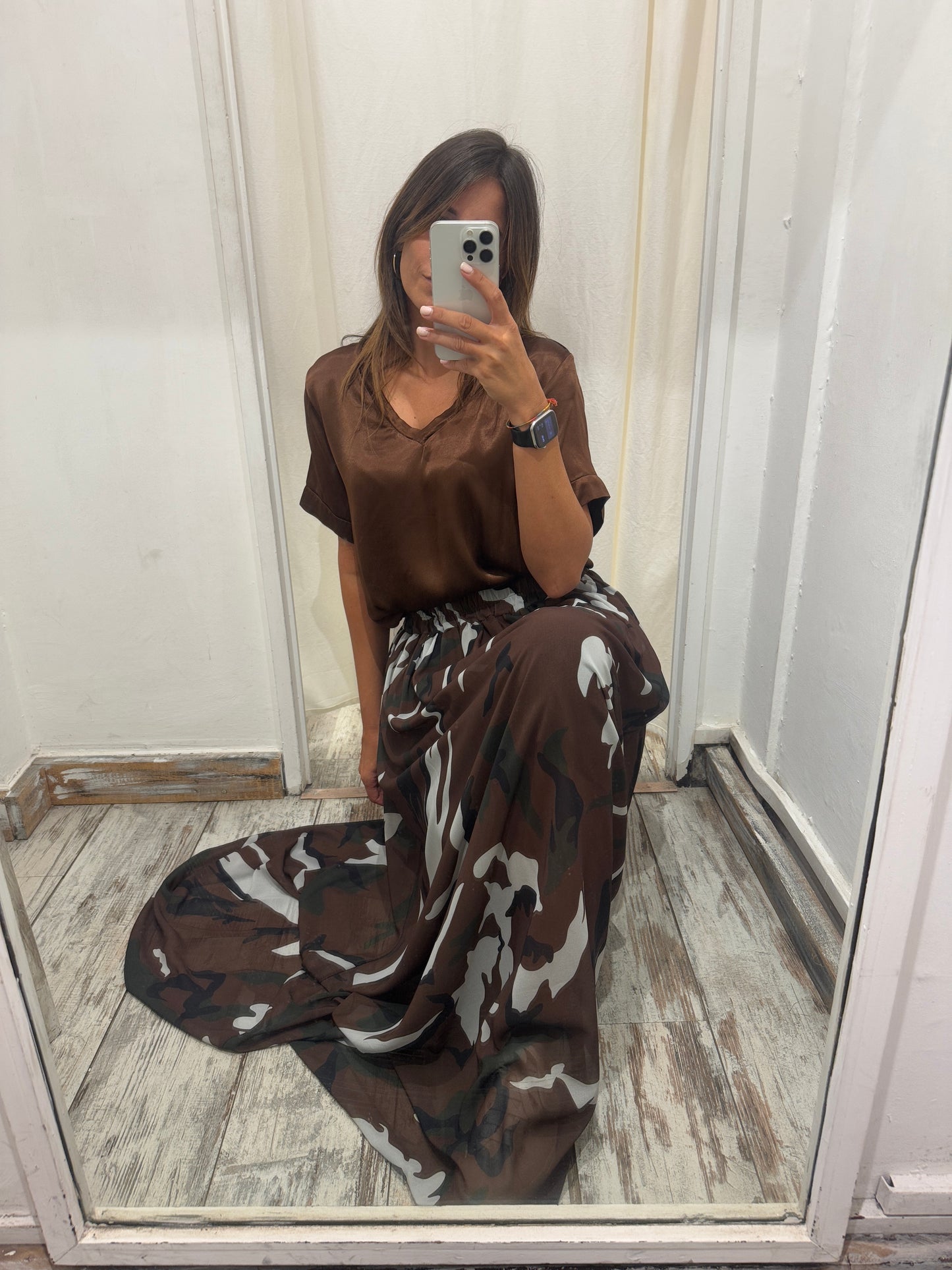 BLUSA SATIN MARRONE MANICA CORTA