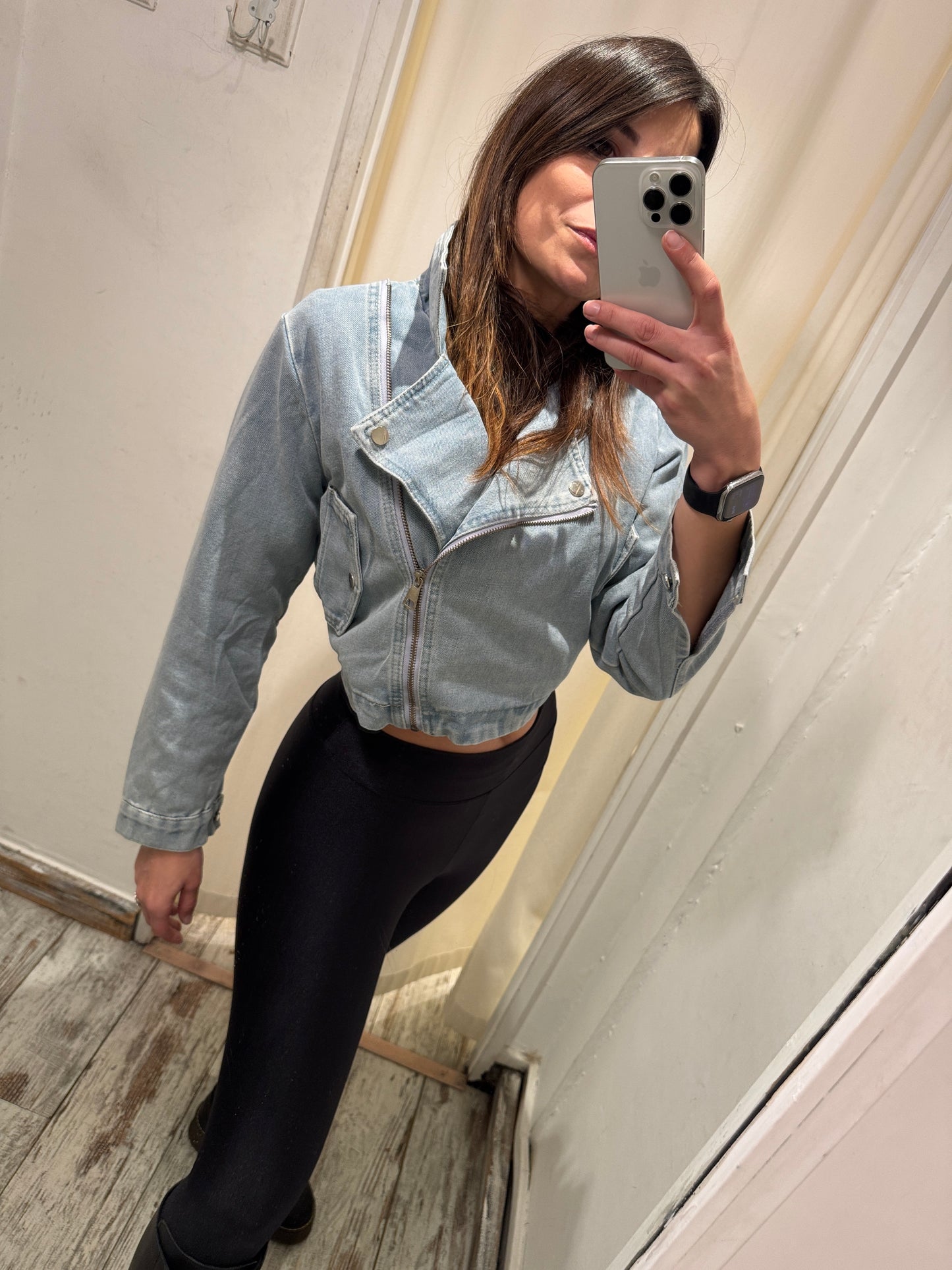 GIUBBINO CROP DENIM CON ZIP LATERALE TASCHE FINTE