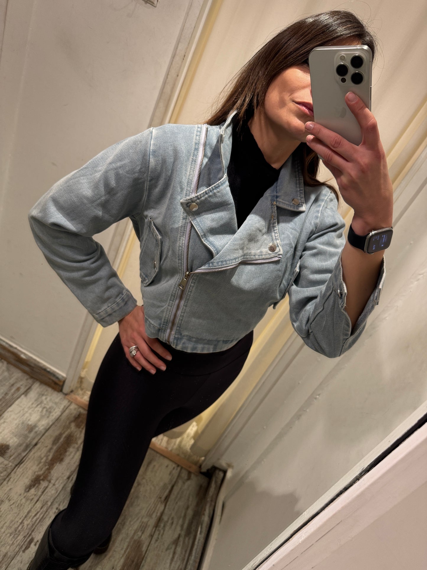 GIUBBINO CROP DENIM CON ZIP LATERALE TASCHE FINTE
