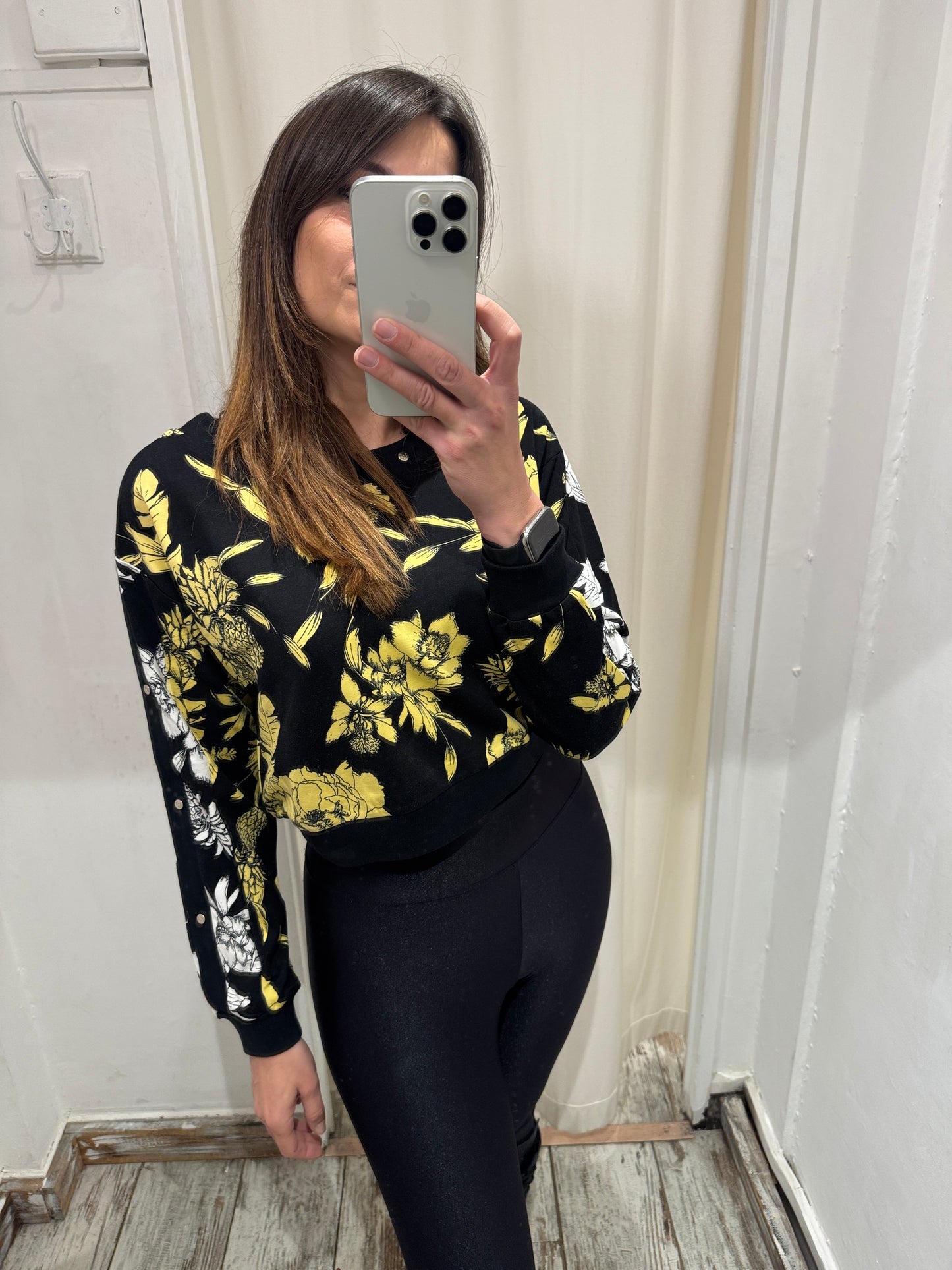 FELPA CROP LIUJO NERA FIORI