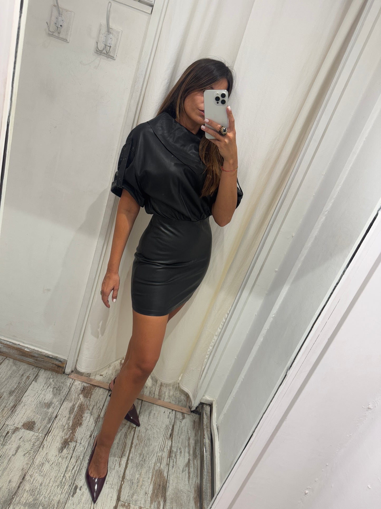 ABITO ZARA IN PELLE NERO
