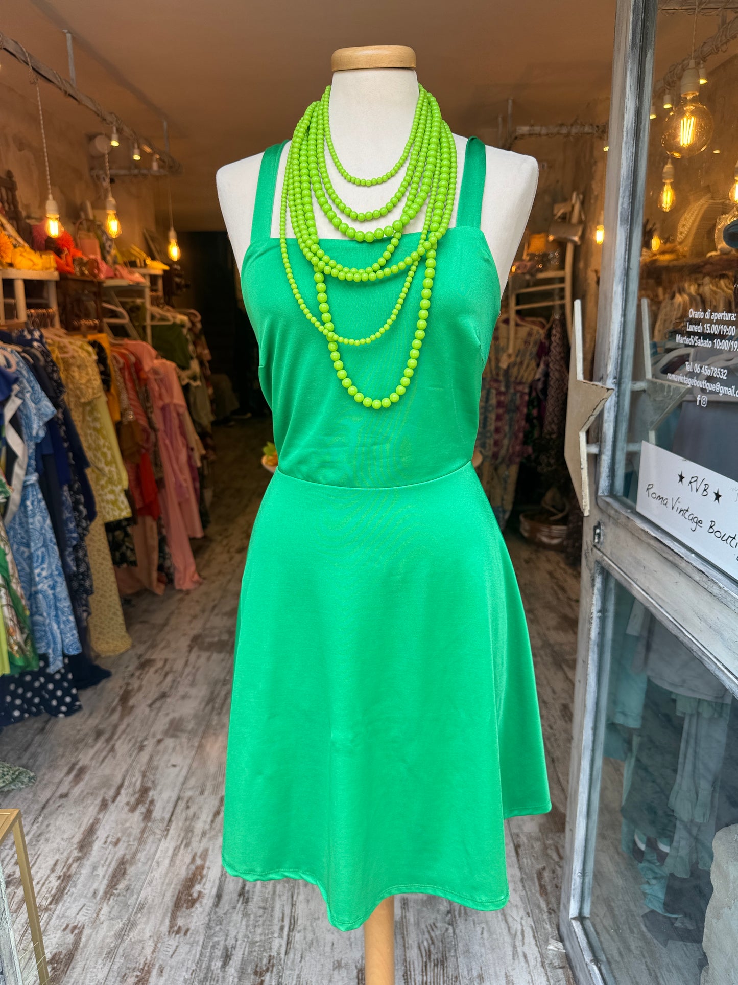 ABITO VERDE LYCRA CORTO