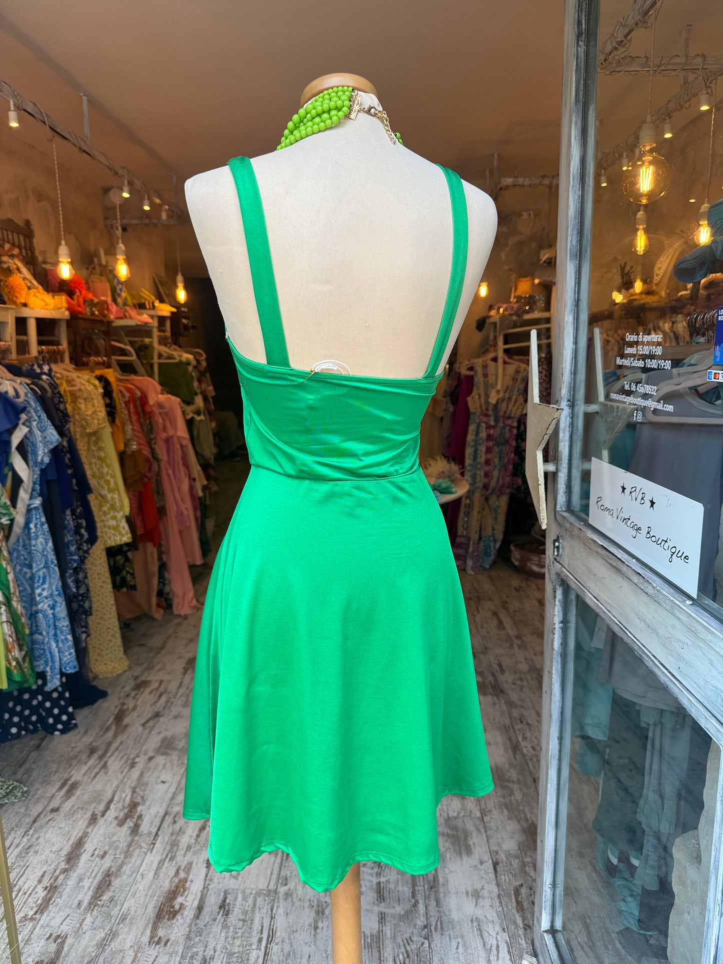 ABITO VERDE LYCRA CORTO