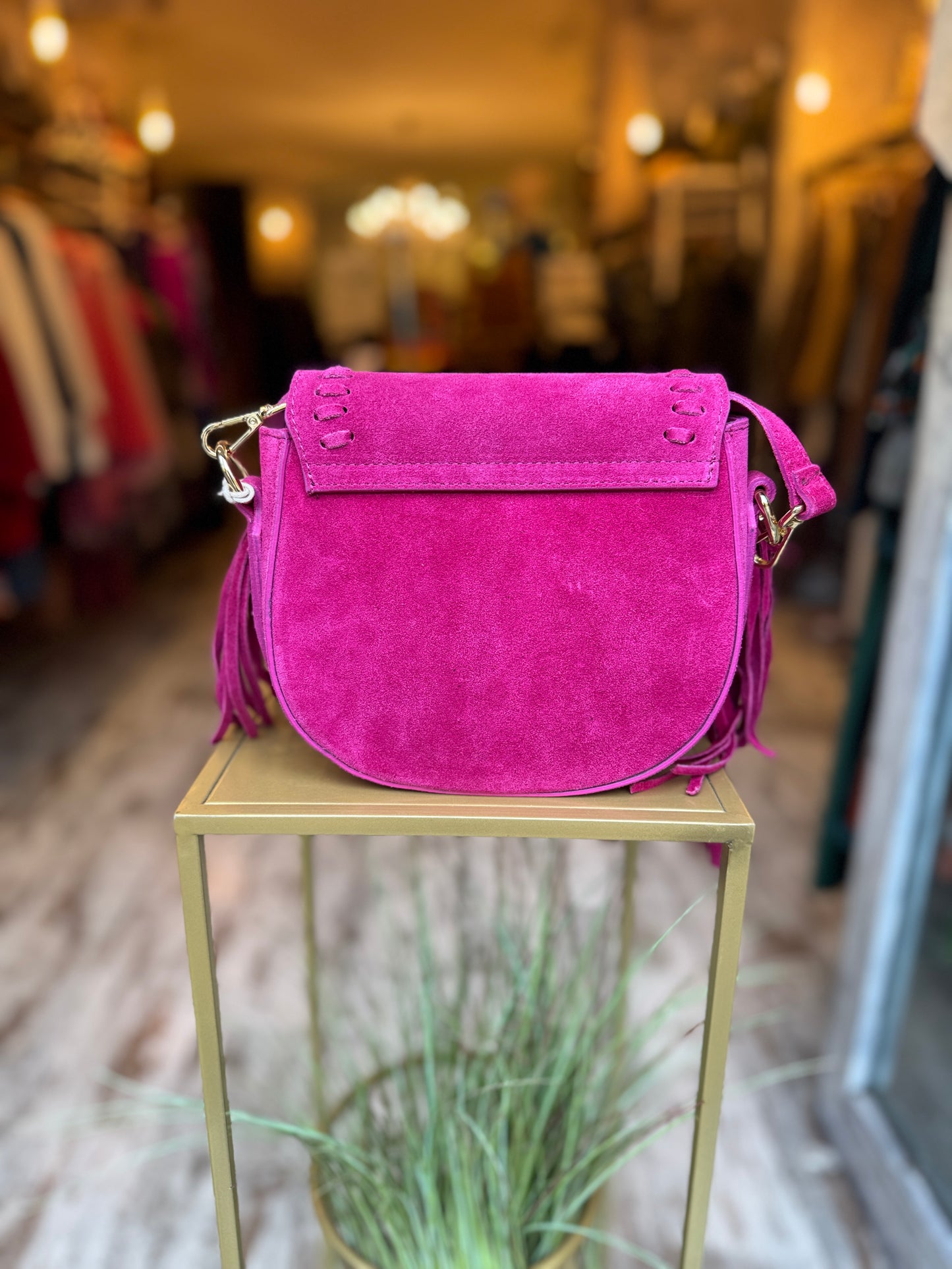 BORSA A TRACOLLA IN PELLE SCAMOSCIATA FUCSIA CON FRANGE