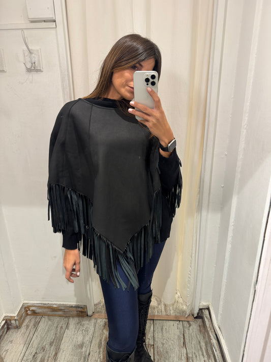 PONCHO BLUSOTTO PELLE NERO CON FRANGE