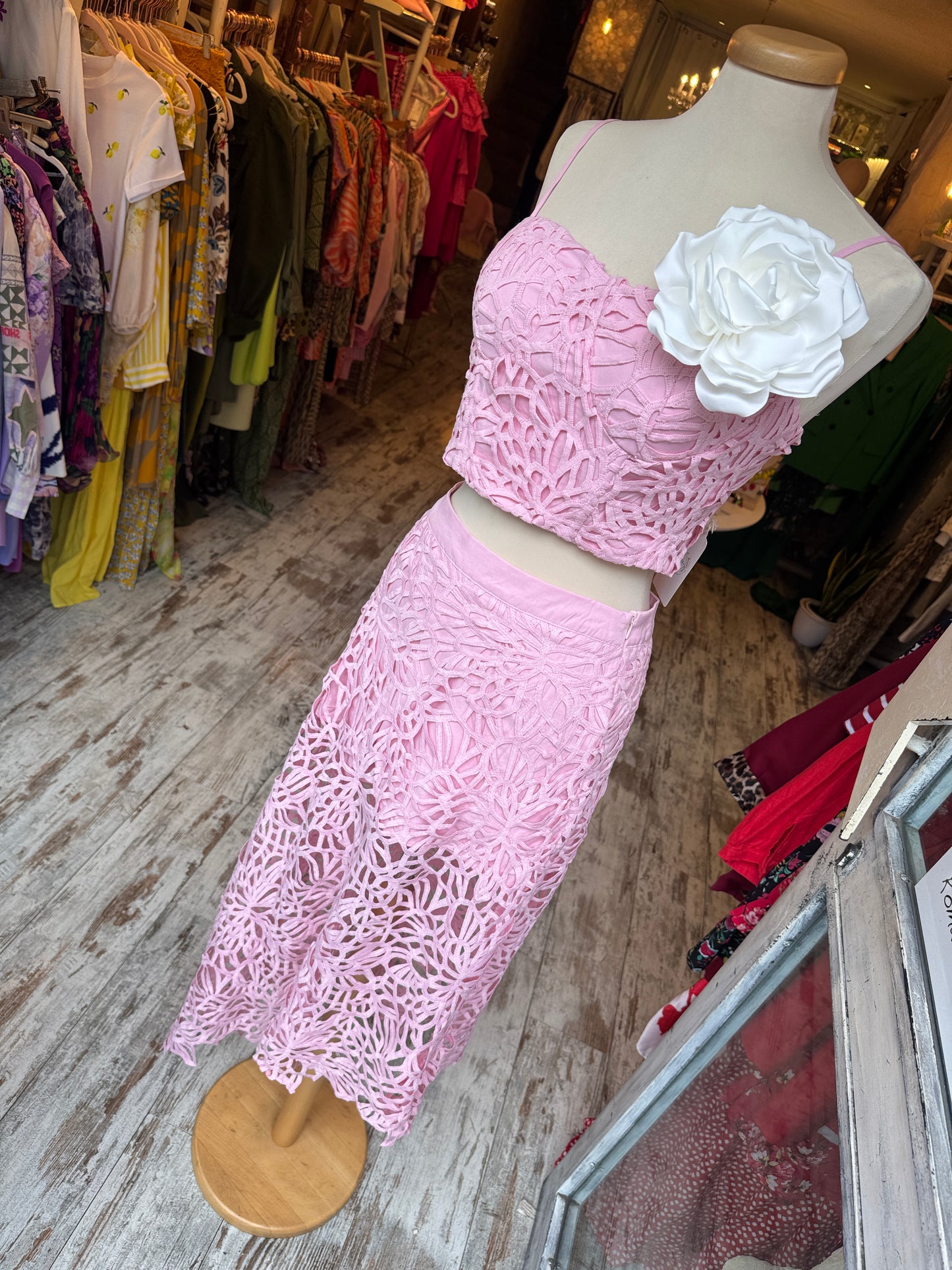 COORDINATO TOP E GONNA ROSA TRAFORATO