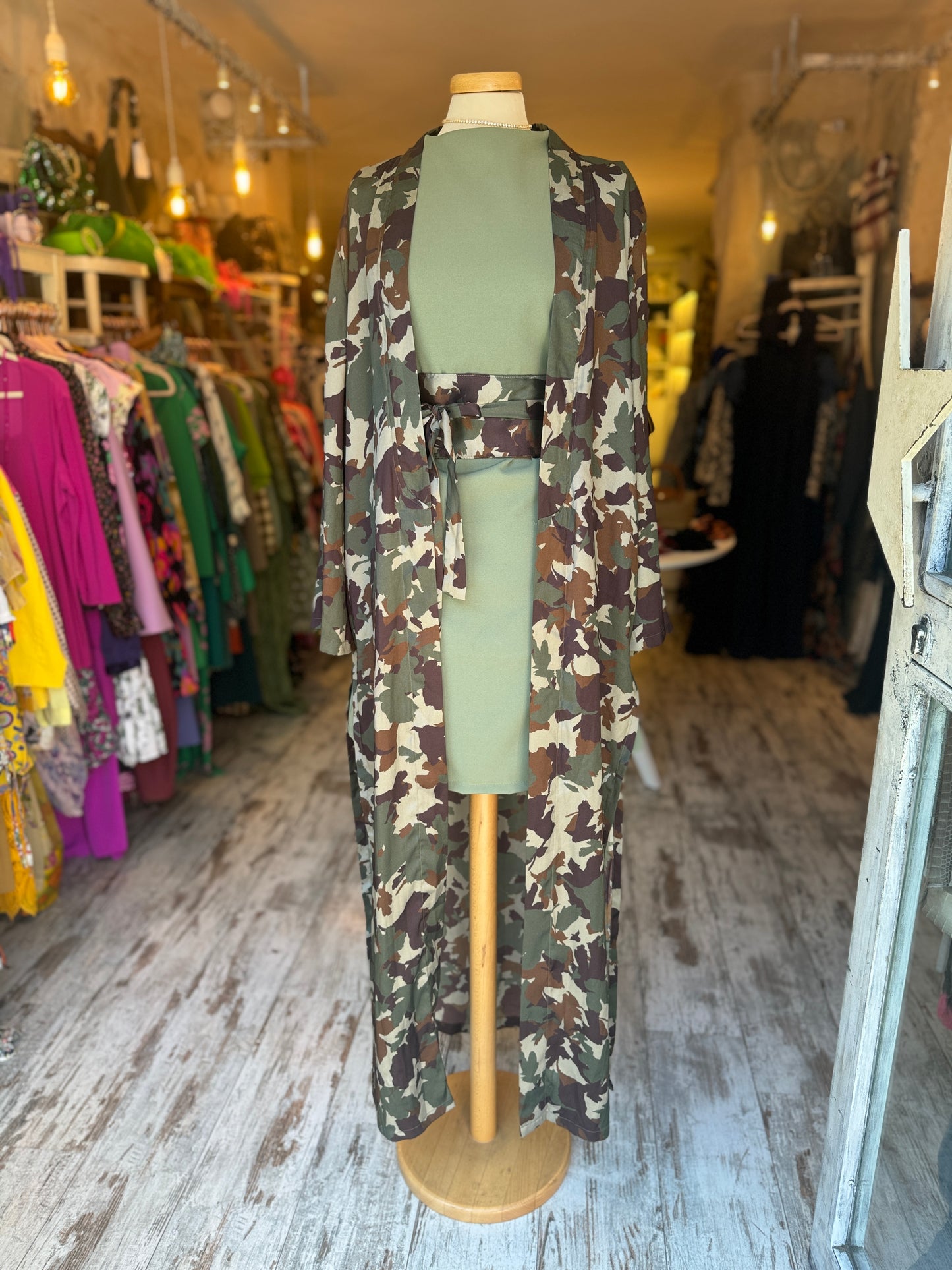 KIMONO PONCHIA CAMOUFLAGE CON CINTURA