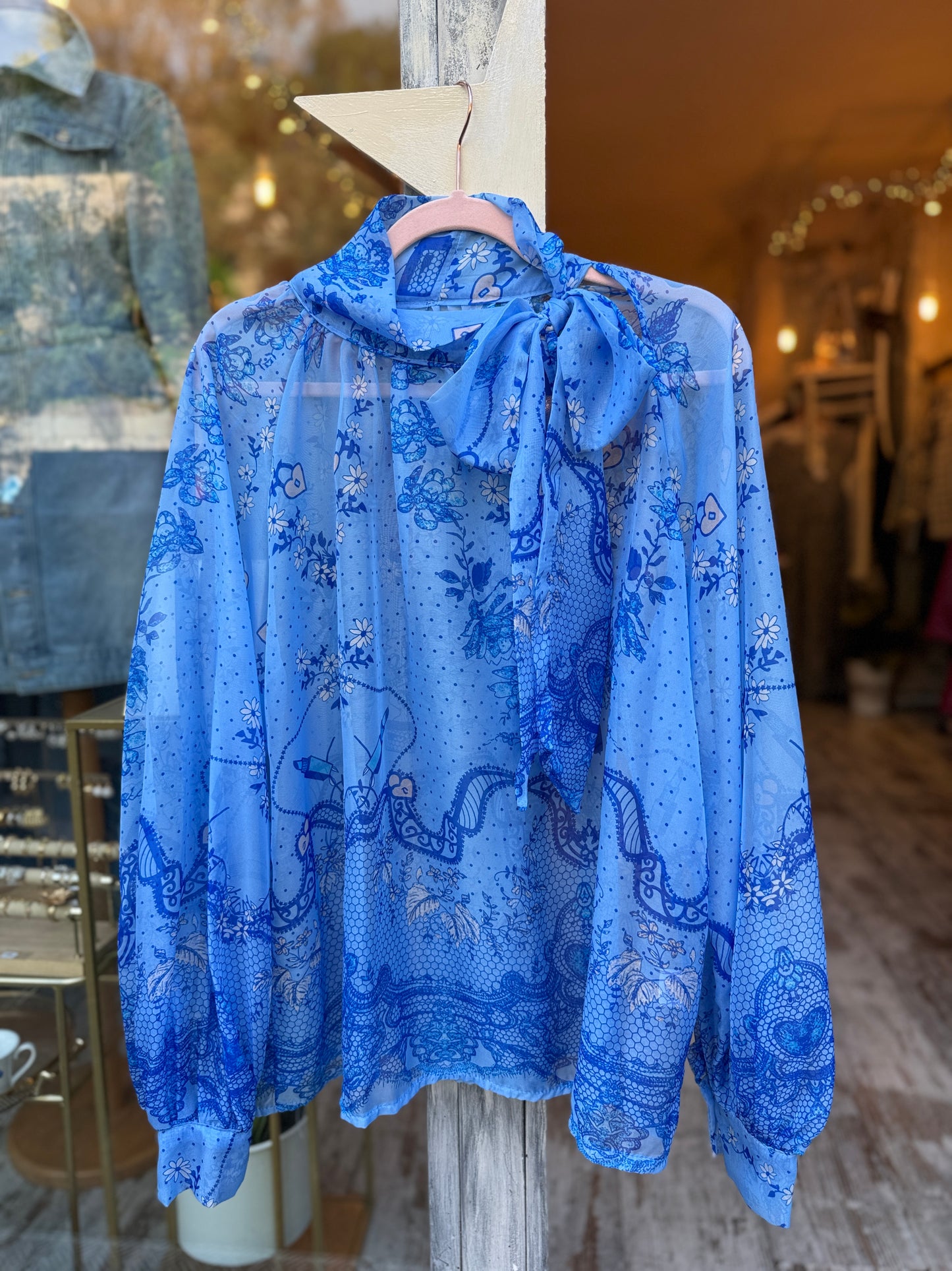 BLUSA CELESTE FANTASIA AZZURRA CON FIOCCO