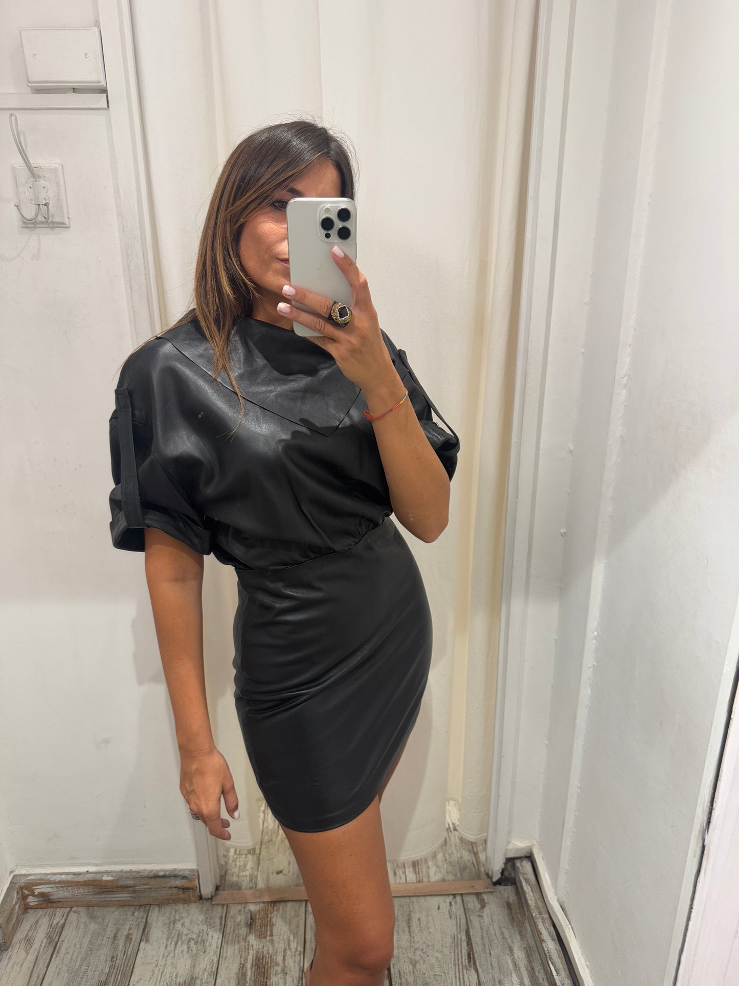 ABITO ZARA IN PELLE NERO