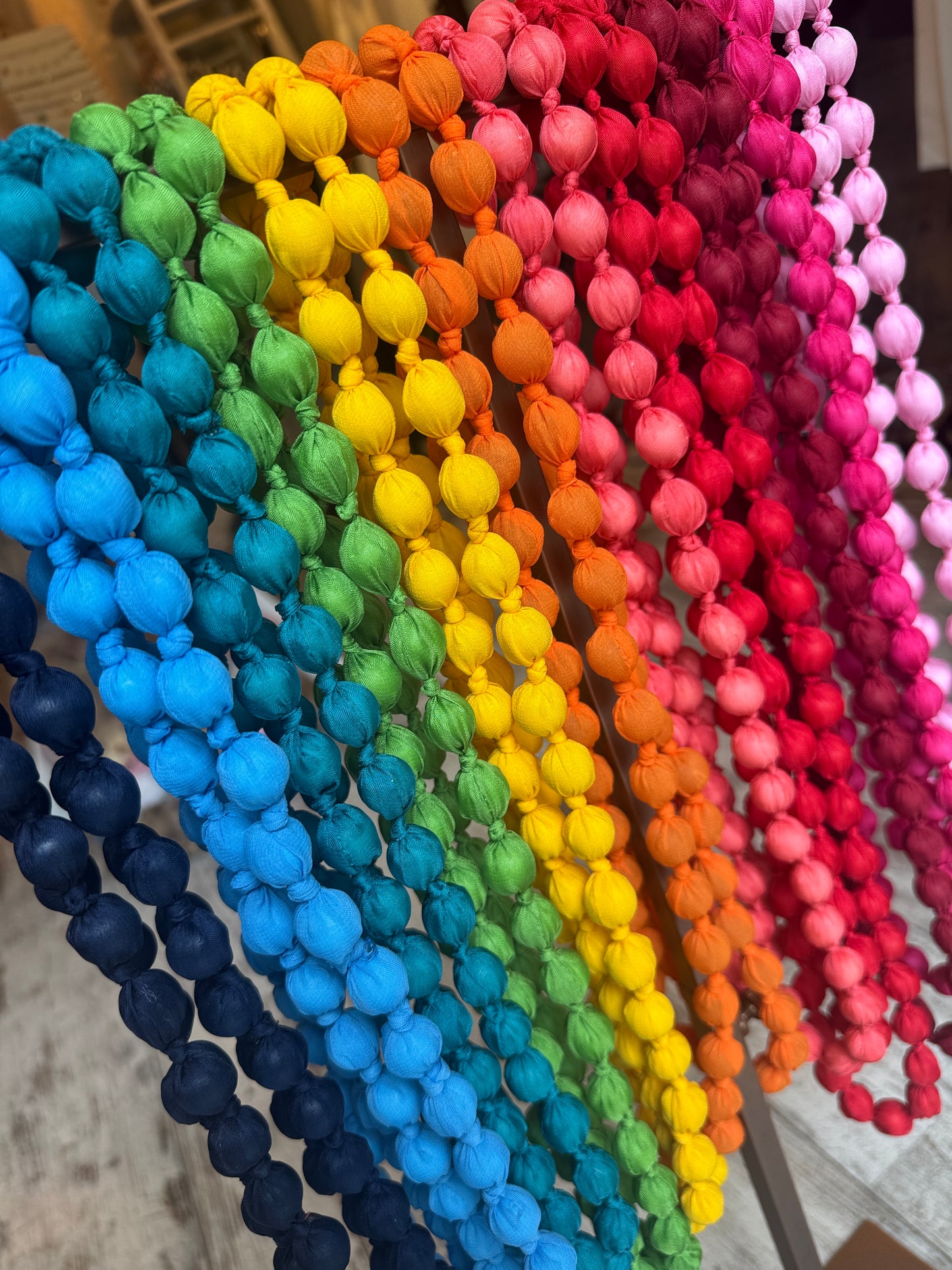 COLLANA PALLINE TESSUTO