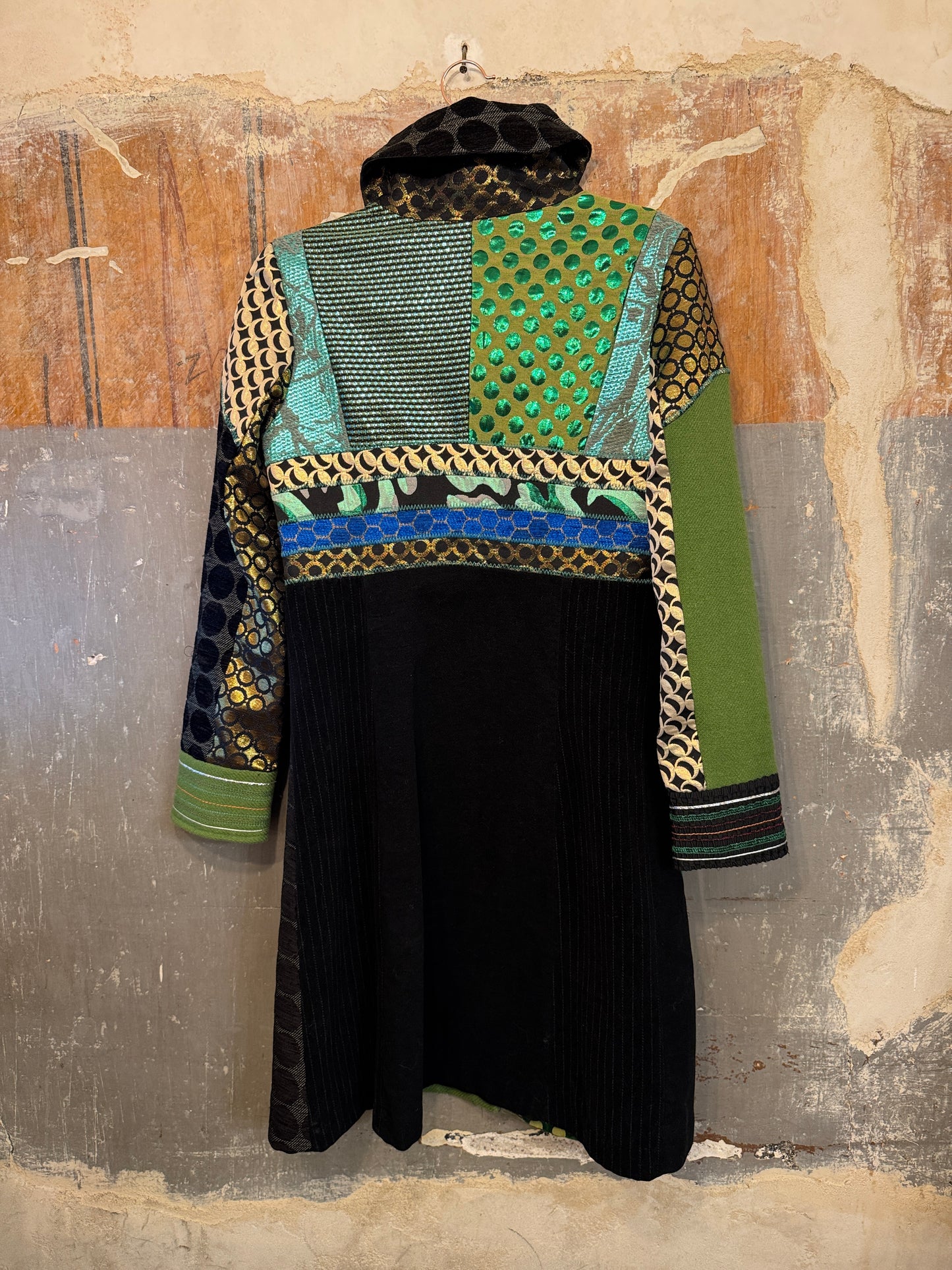 NEW COLLECTION - CAPPOTTINO DESIGUAL VERDE FANTASIA