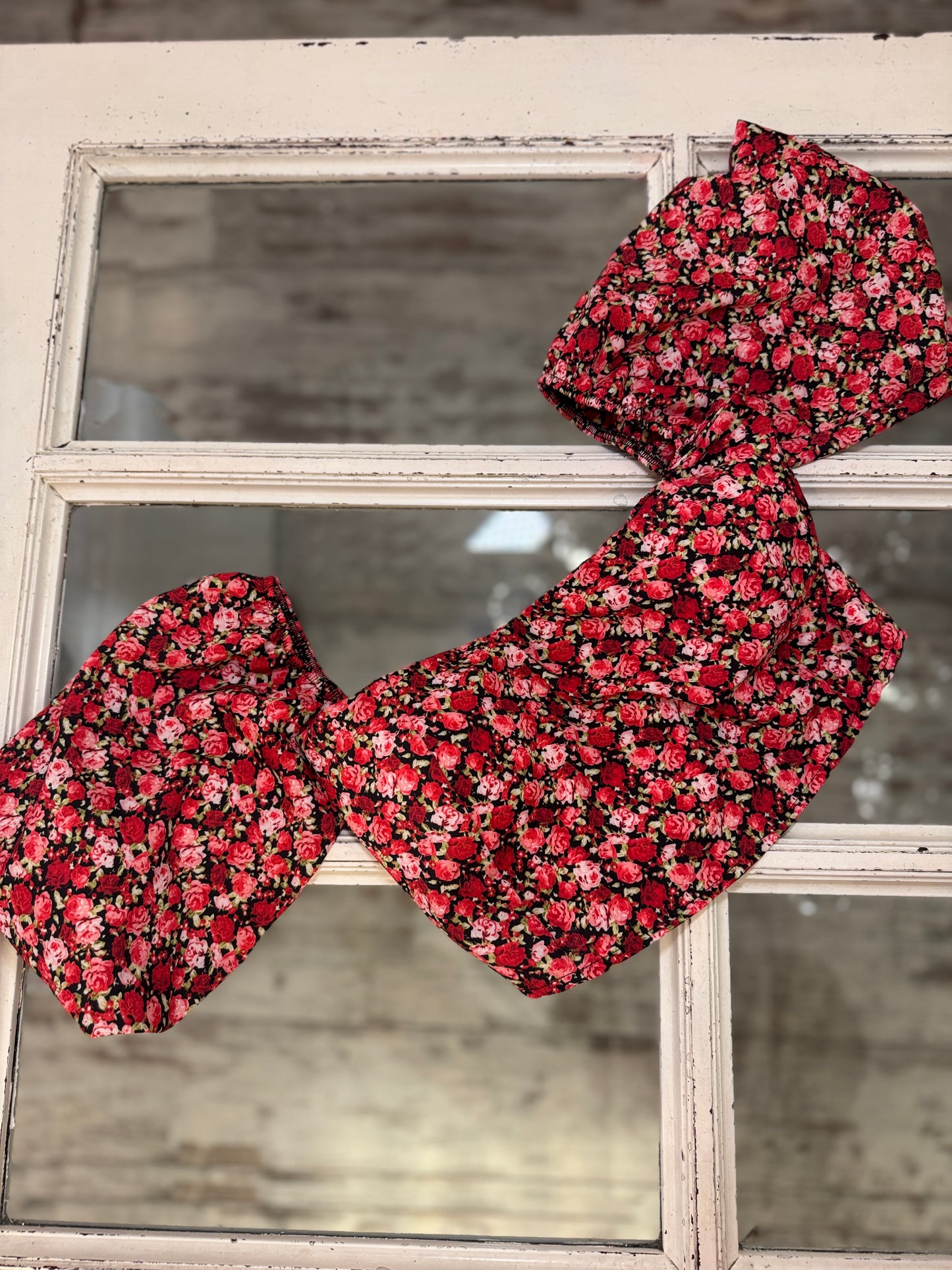 CROP TOP NERO FIORI ROSSI