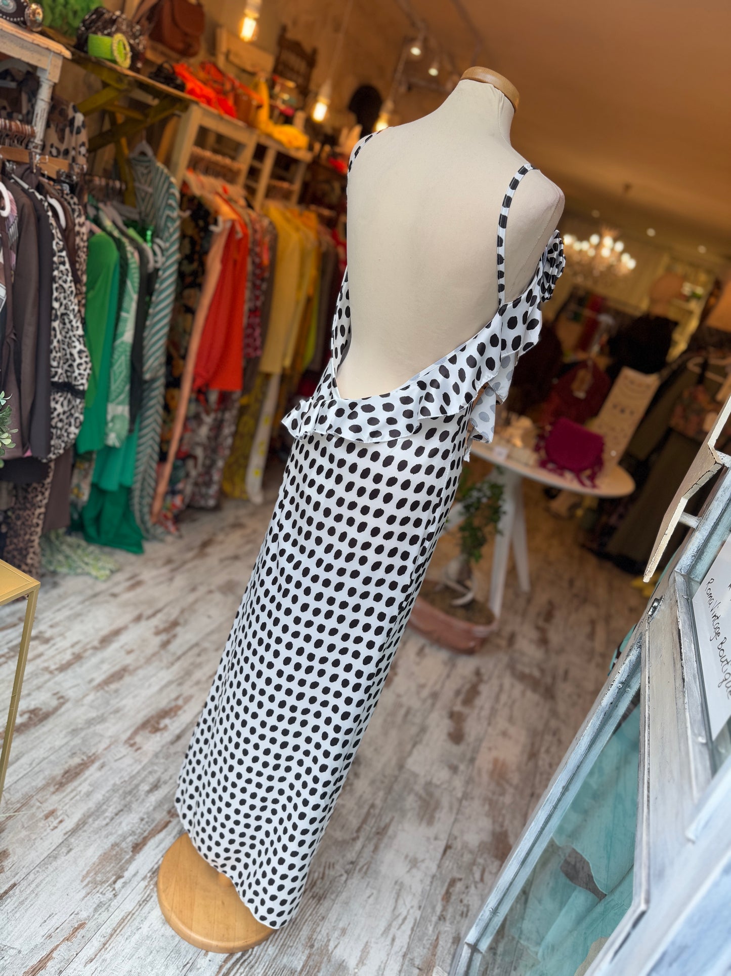 ABITO LUNGO SATIN POIS BIANCO E NERO