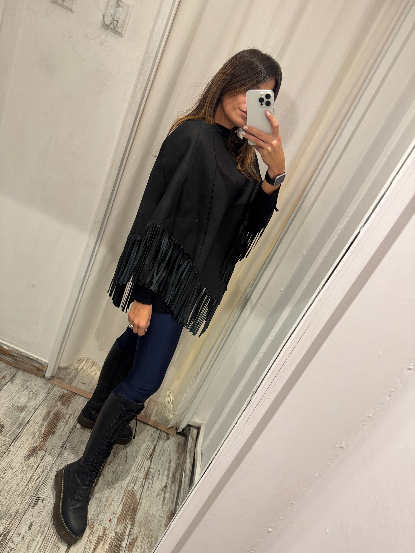 PONCHO BLUSOTTO PELLE NERO CON FRANGE