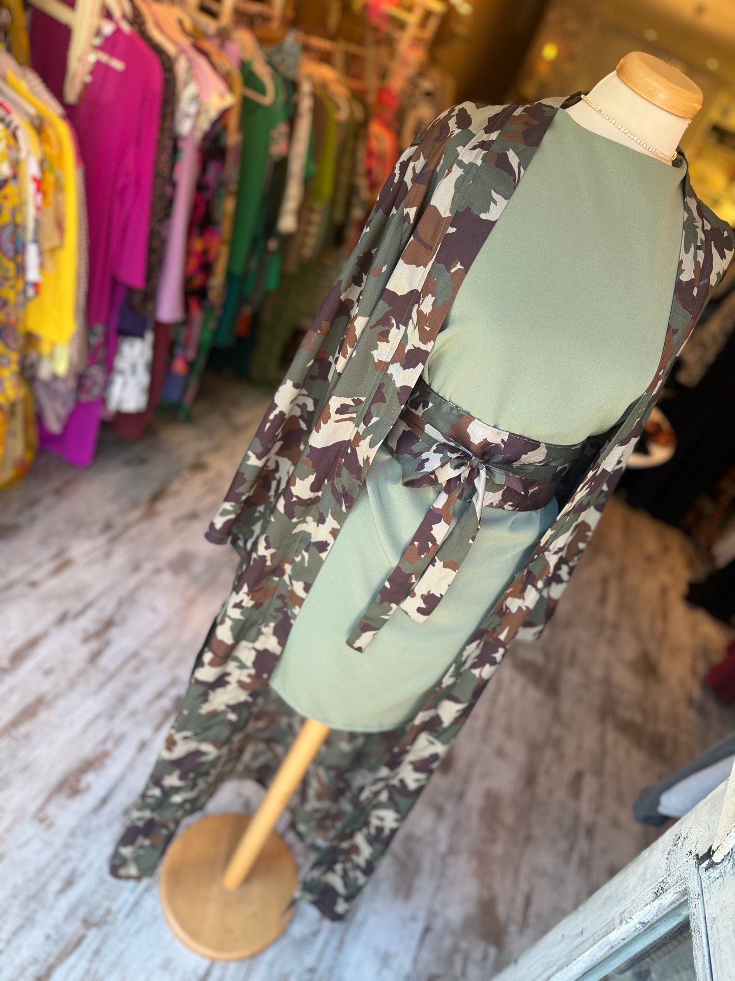 KIMONO PONCHIA CAMOUFLAGE CON CINTURA