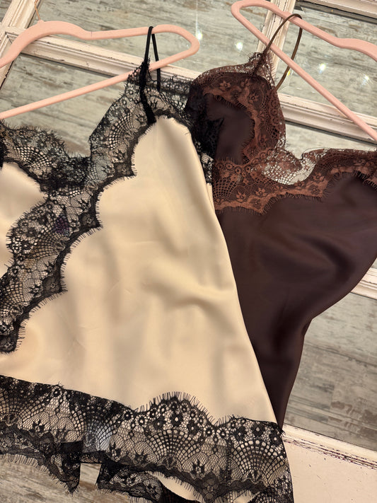 TOP SATIN CON INSERTI IN PIZZO