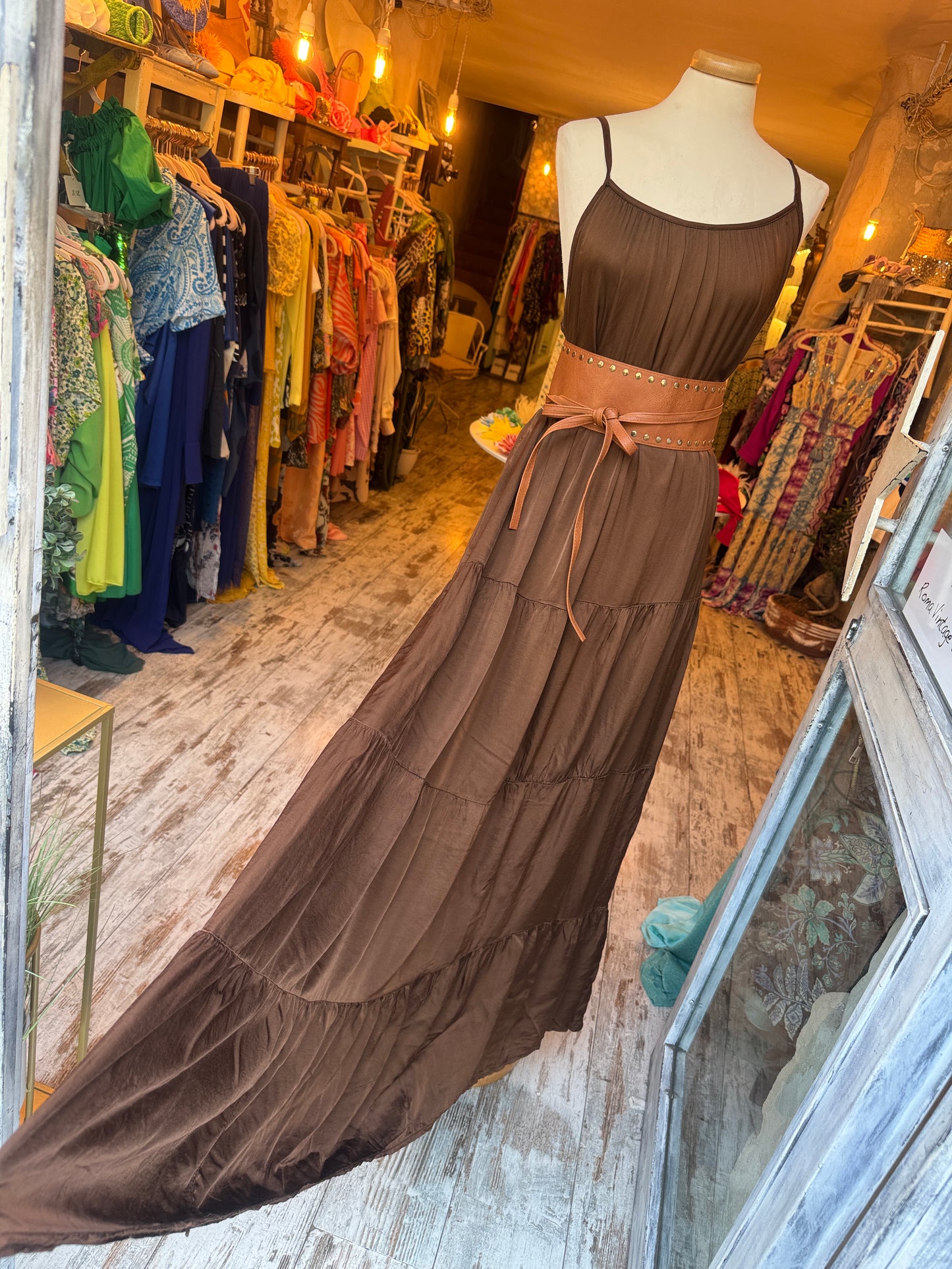 ABITO LUNGO SATIN MARRONE