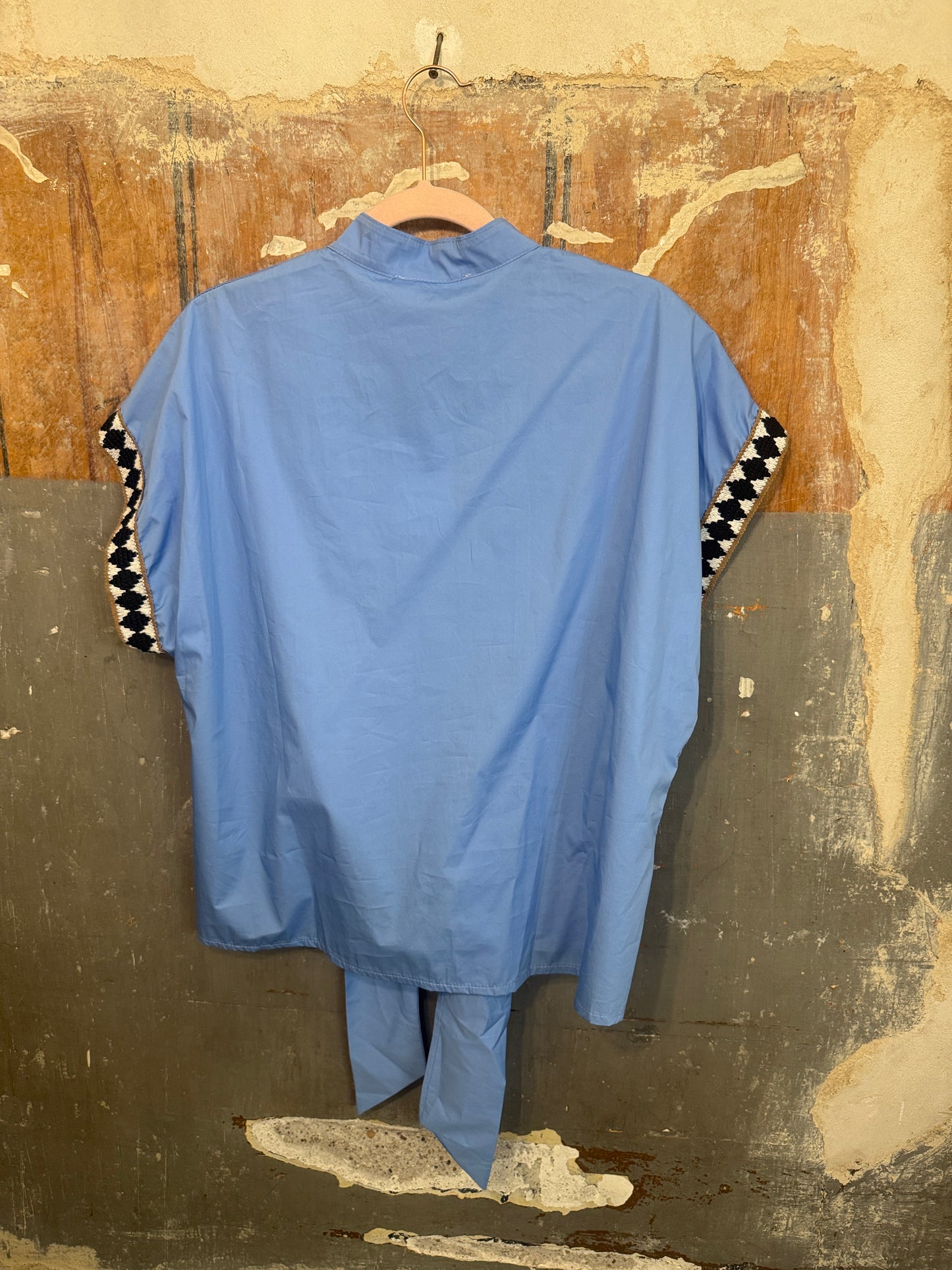 CAMICIA OVER CELESTE CON NODO