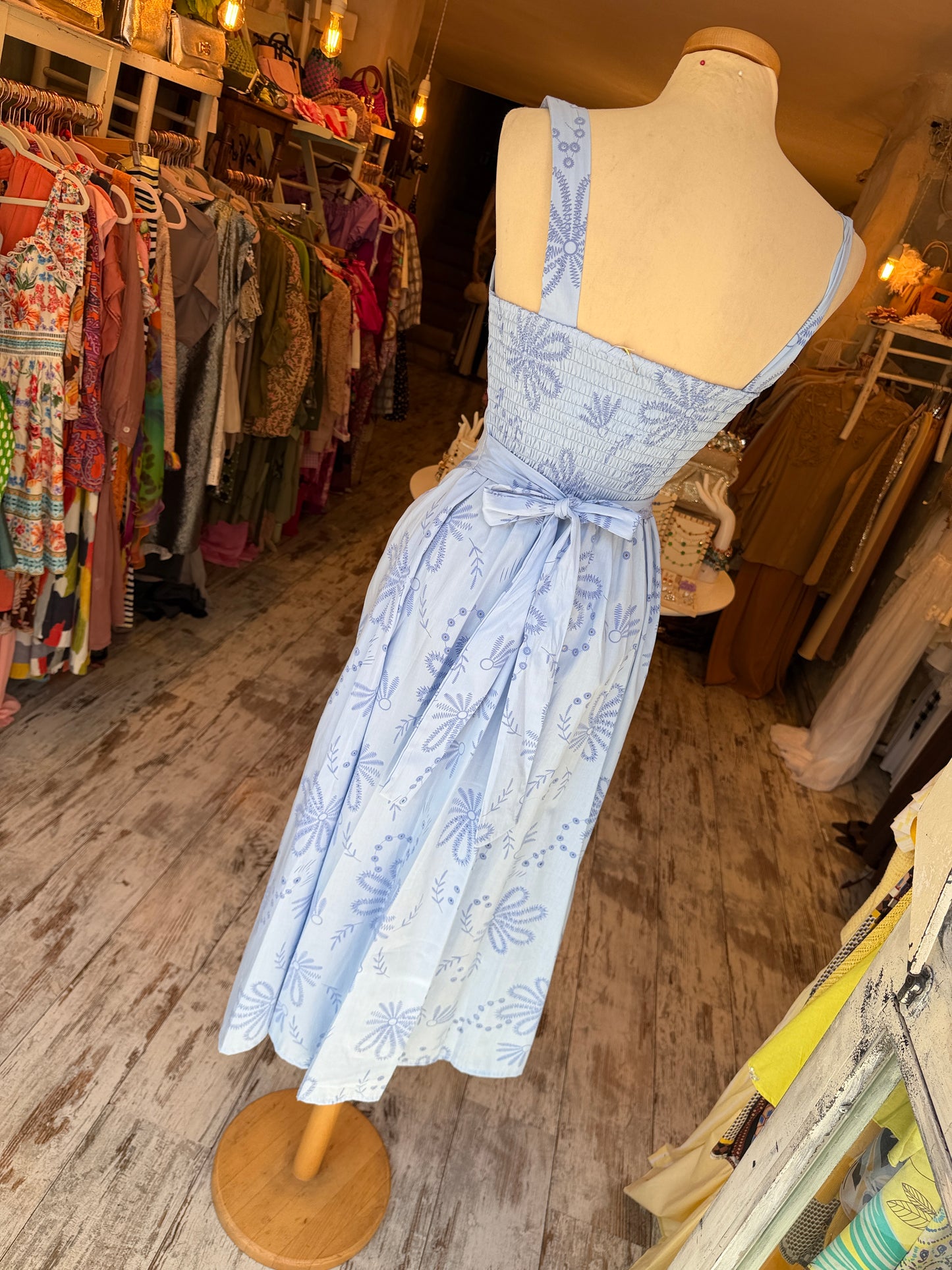 NEW COLLECTION - ABITO MIDI EFFETTO SANGALLO CELESTE