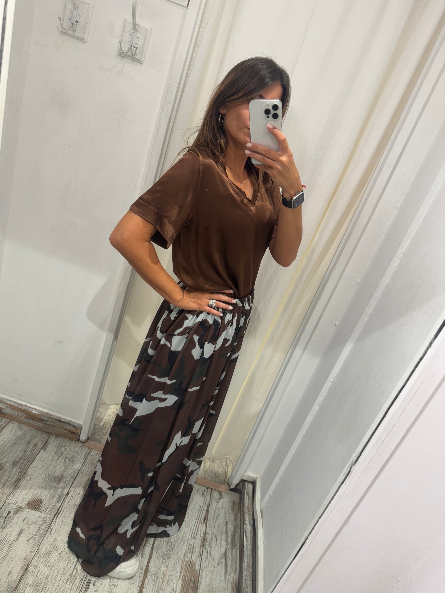 BLUSA SATIN MARRONE MANICA CORTA