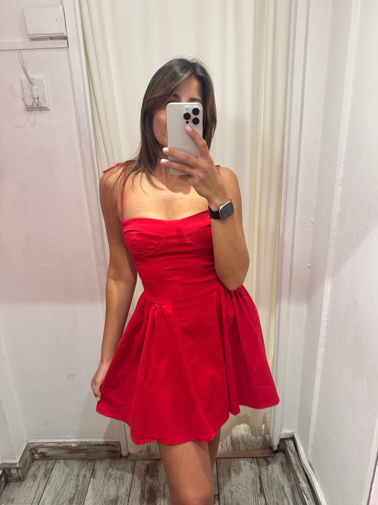 ABITO SVASATO ROSSO