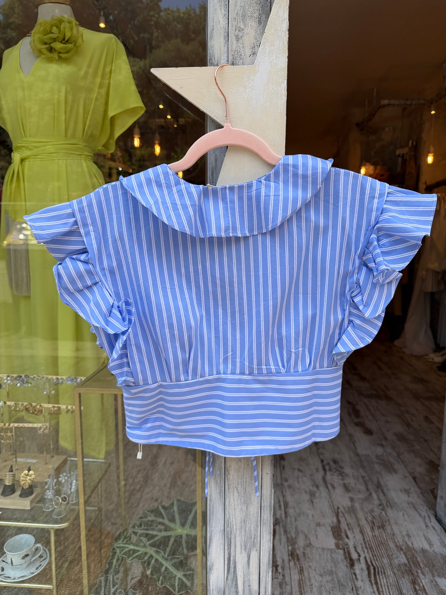 NEW COLLECTION - CAMICIA CROP AZZURRA RIGHE BIANCHE VOLANT