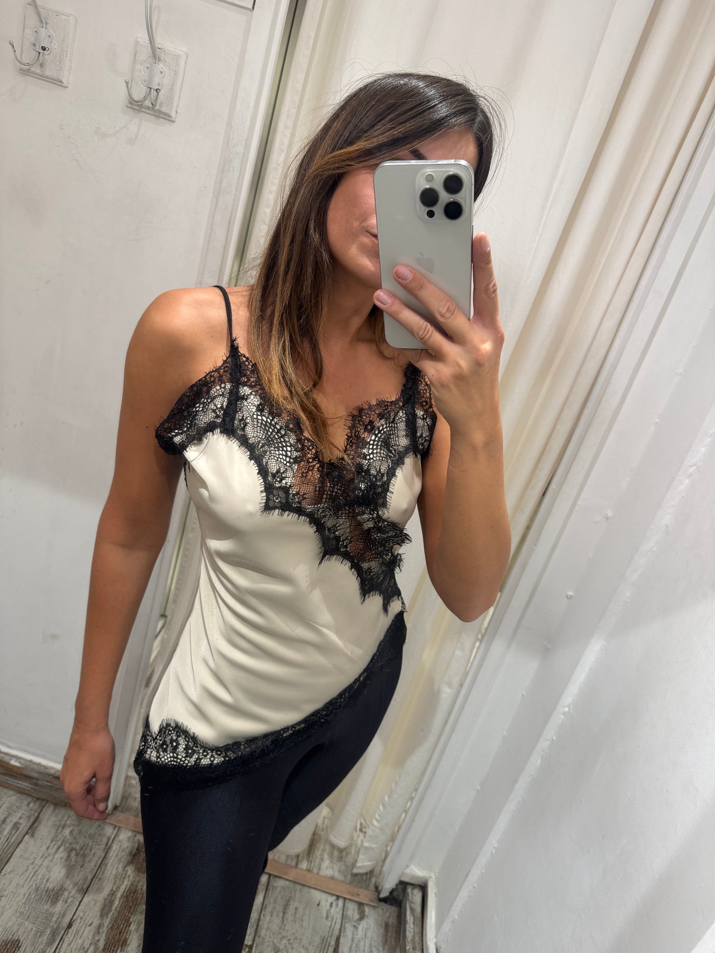 TOP SATIN CON INSERTI IN PIZZO