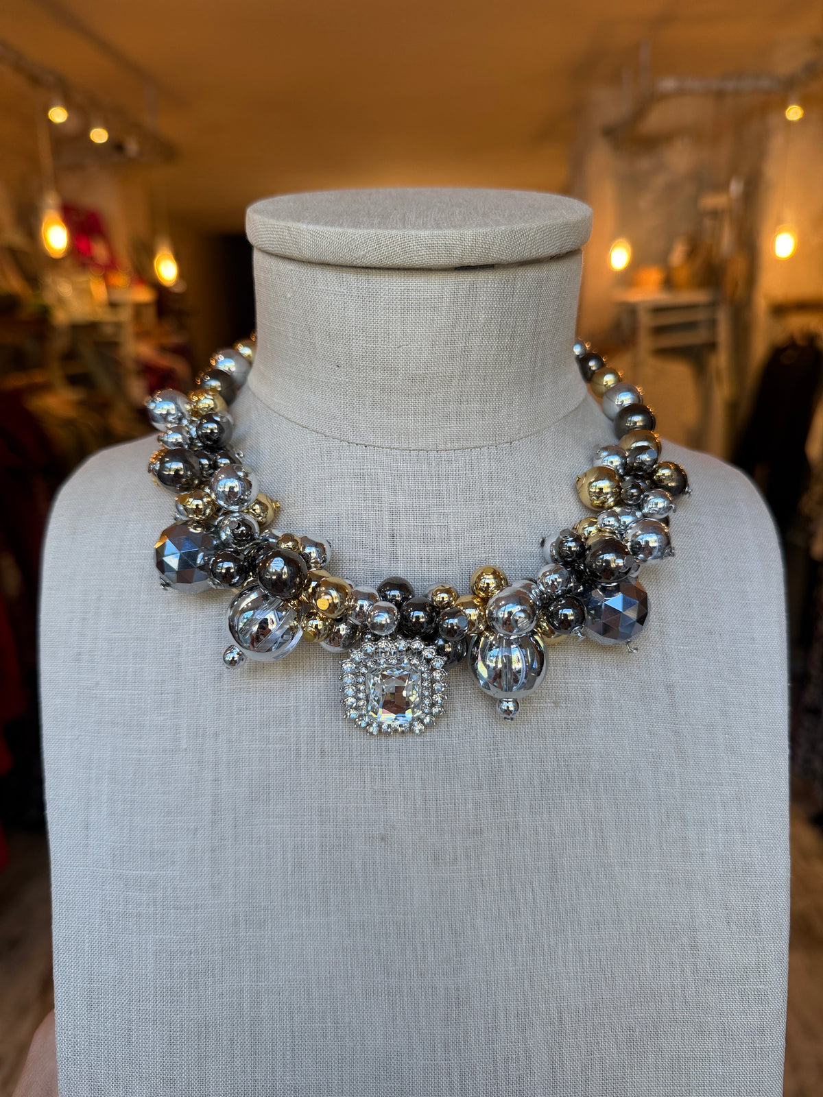 COLLANA GIROCOLLO PALLINE ANTRACITE, ARGENTO E ORO