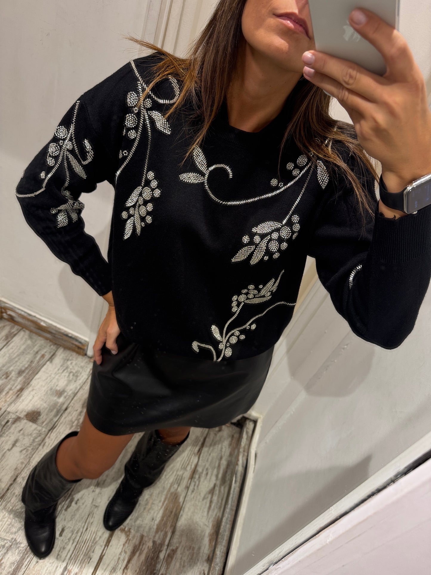 MAGLIA NERO CON PERLINE SILVER