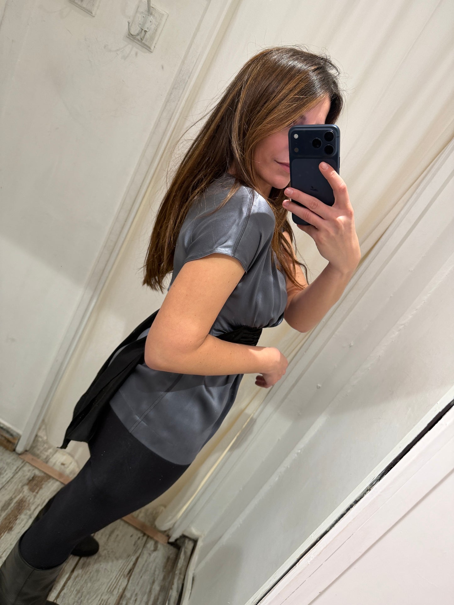 NEW COLLECTION - BLUSA 6267 in SETA GRIGIO CON FASCIA NERA