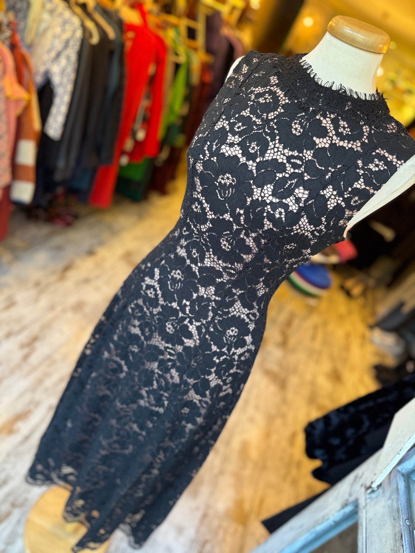 NEW COLLECTION - ABITO LONGUETTE PIZZO NERO