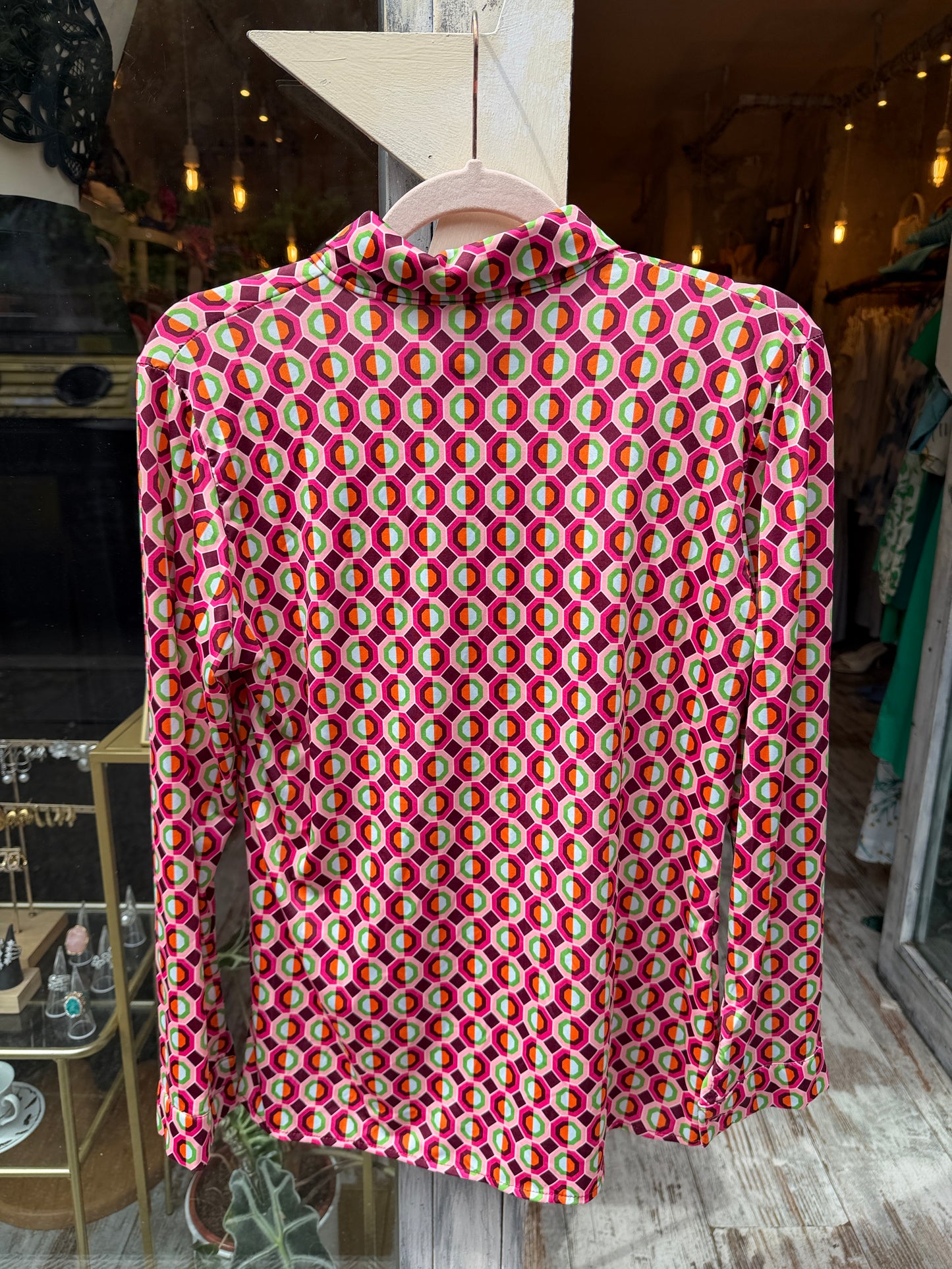 NEW COLLECTION - CAMICIA GEOMETRICA FUCSIA E VERDE LYCRA