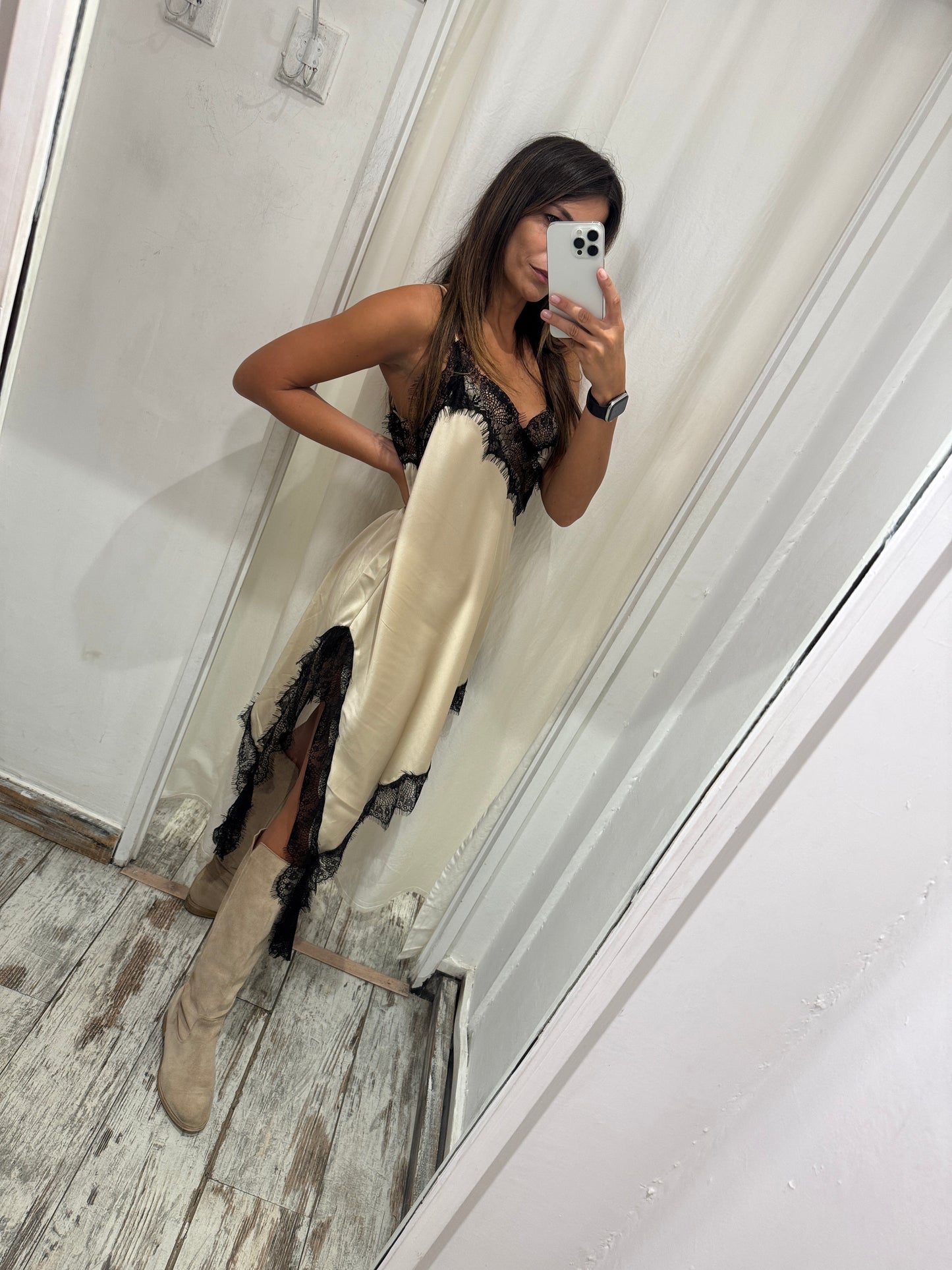 ABITO/TOP A SOTTOVESTE PANNA E NERO