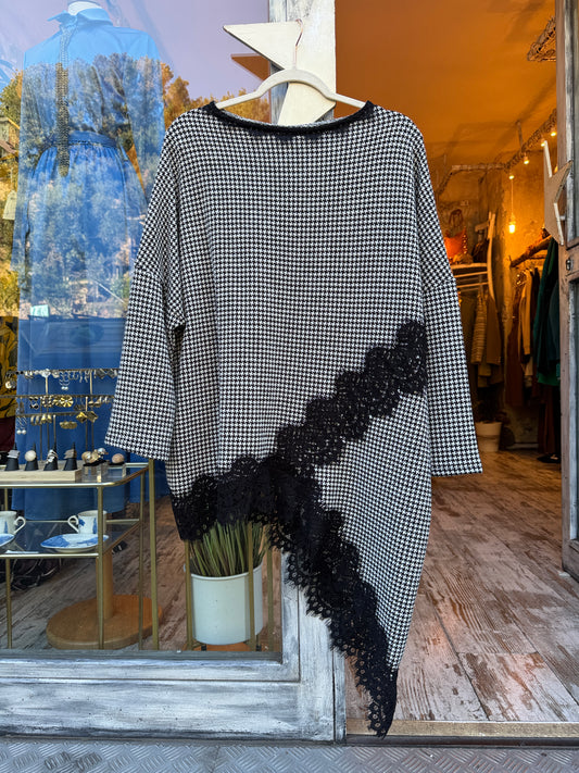 MAGLIA ASIMMETRICA PIED DE POULE BIANCO E NERO