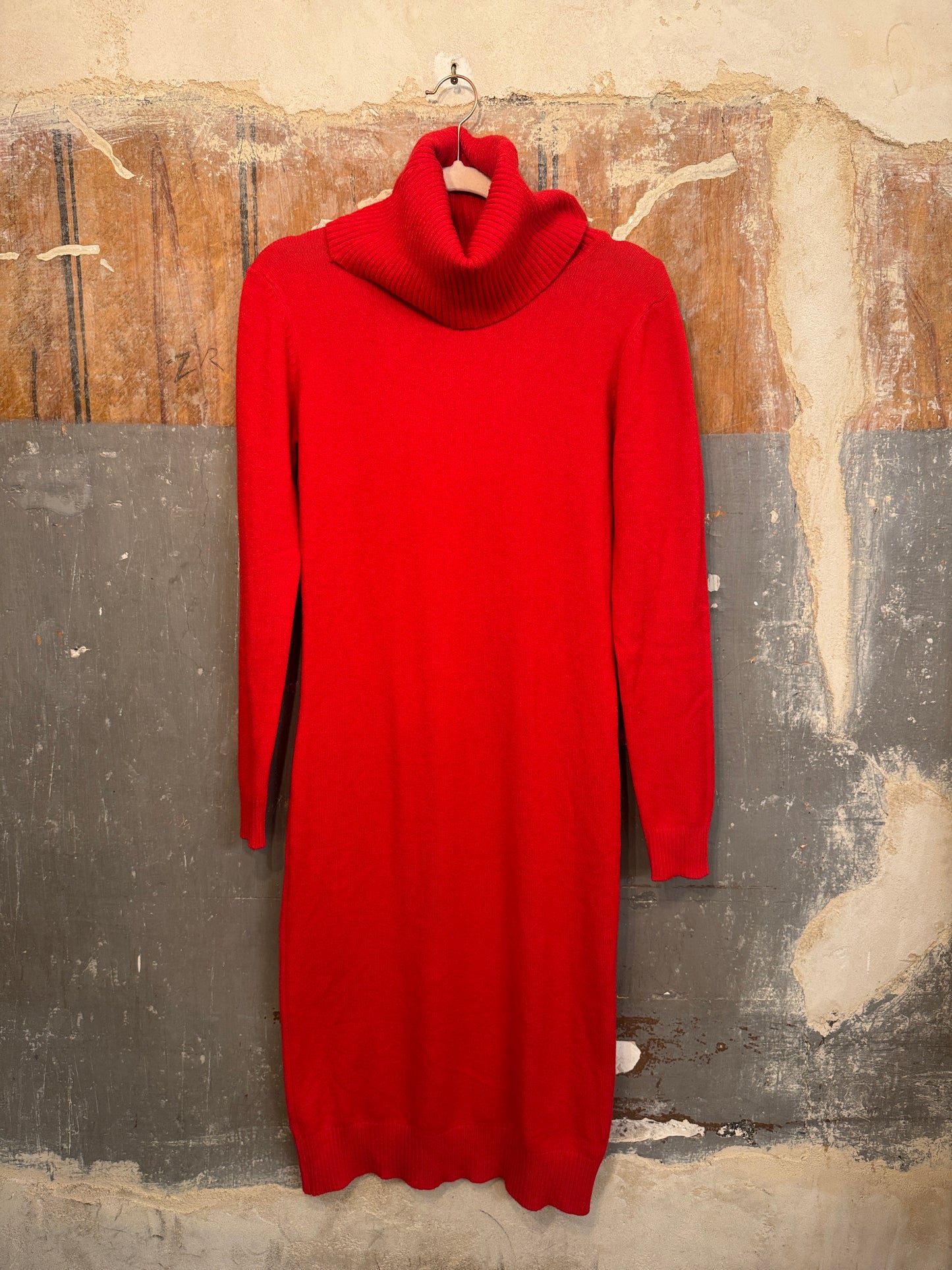 ABITO MIDÌ IN MAGLIA ROSSA