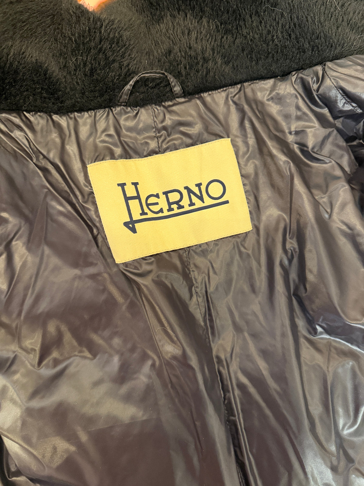 PIUMINO HERNO NERO CON ECOPELLICCIA
