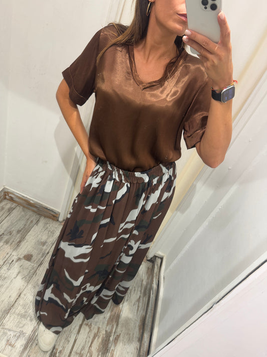 BLUSA SATIN MARRONE MANICA CORTA