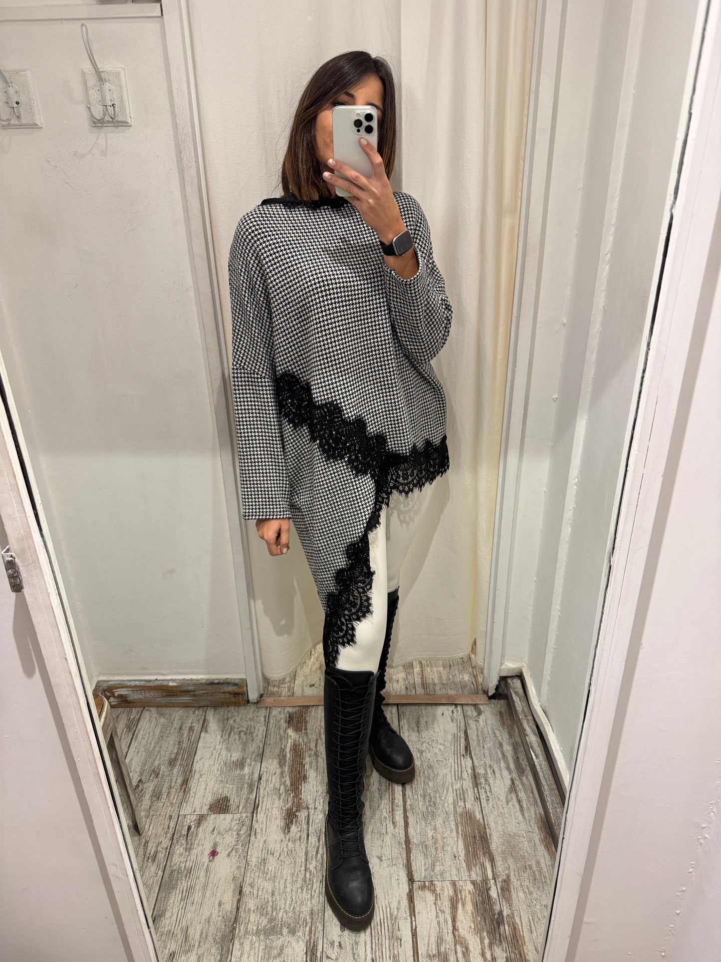 MAGLIA ASIMMETRICA PIED DE POULE BIANCO E NERO