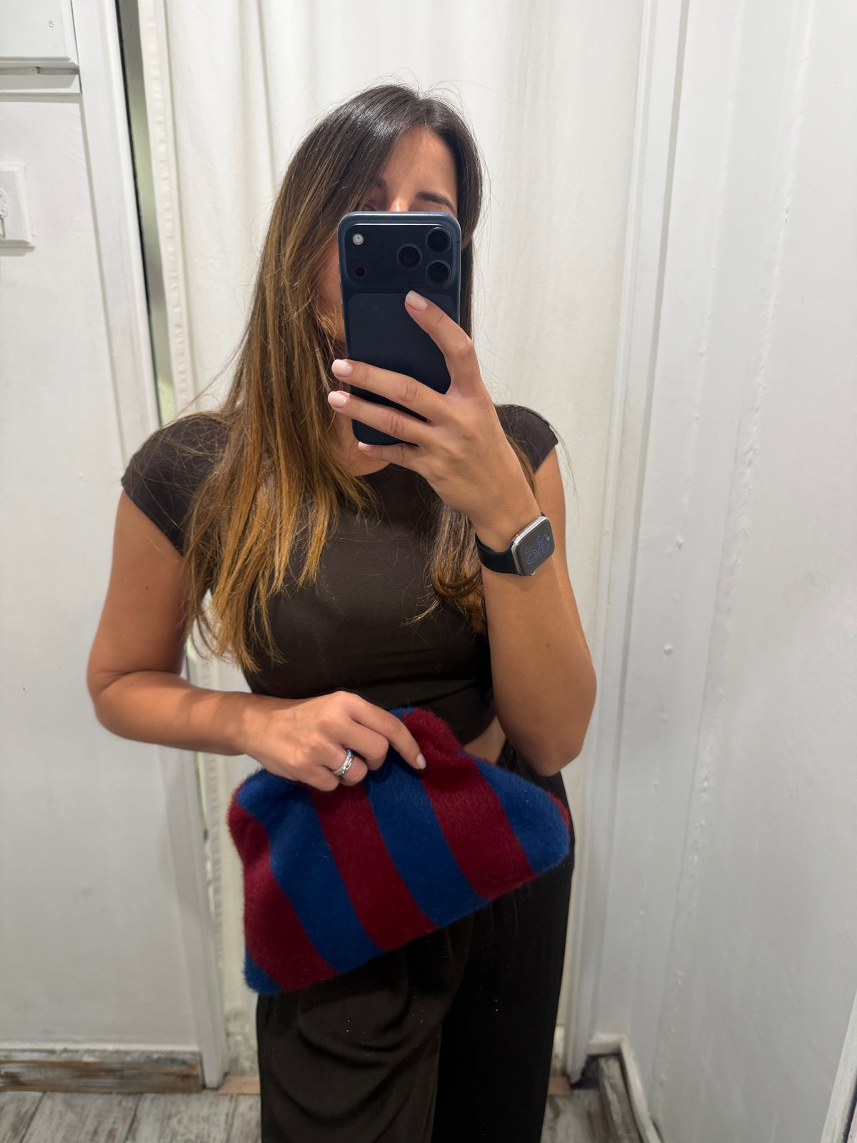 POCHETTE PELUCHE A RIGHE BORDEAUX E BLU