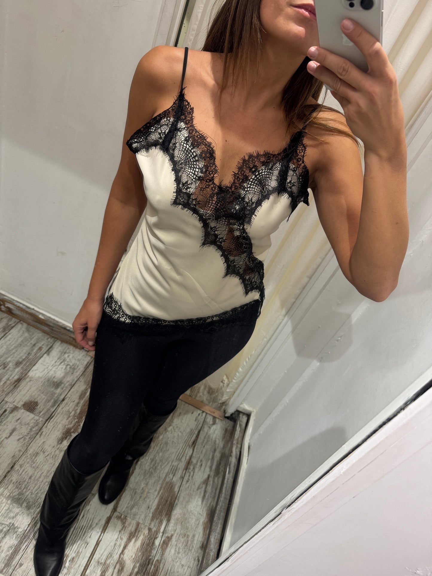 TOP SATIN CON INSERTI IN PIZZO